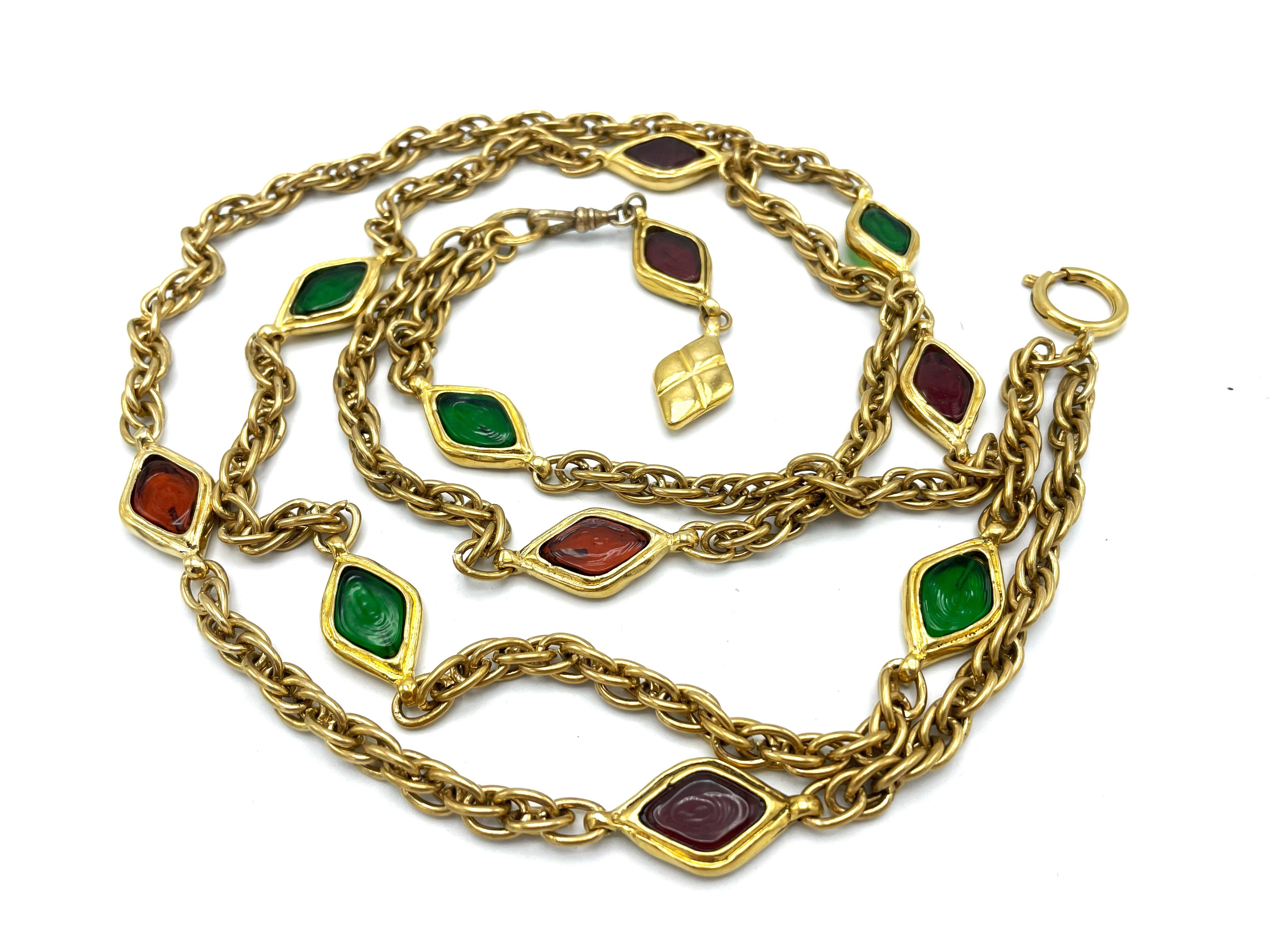  2 row Chanel necklace with red and green pate the verre, gold plated, 1970/80's For Sale 6
