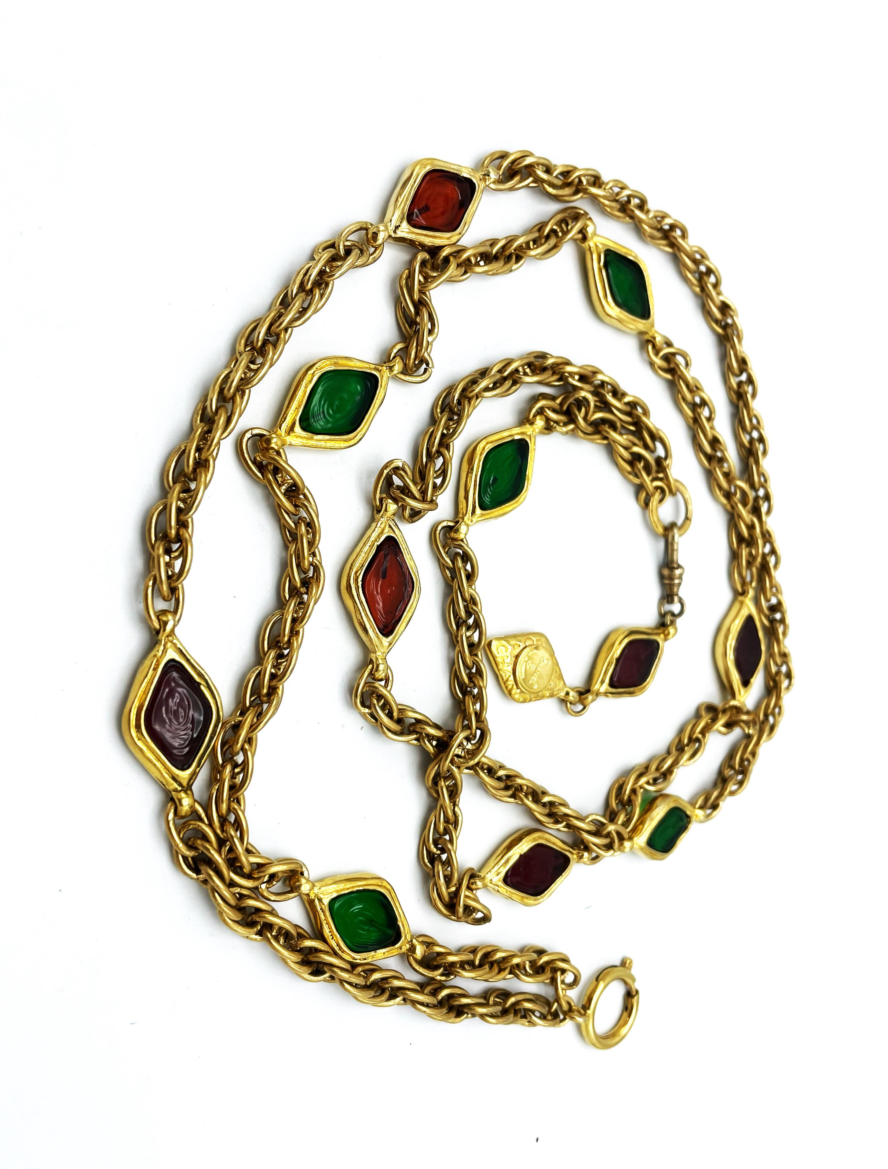  2 row Chanel necklace with red and green pate the verre, gold plated, 1970/80's For Sale 7