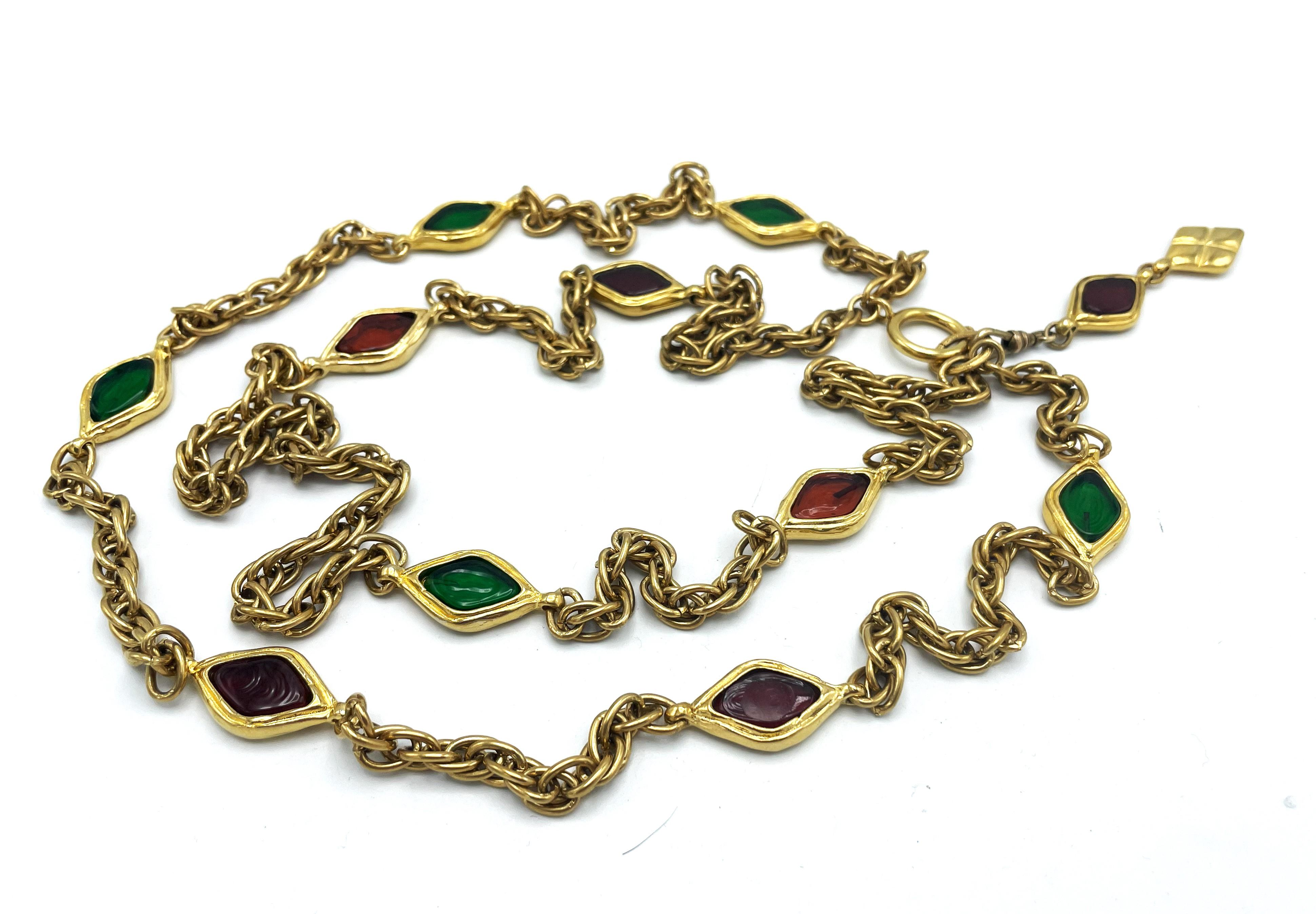  2 row Chanel necklace with red and green pate the verre, gold plated, 1970/80's For Sale 8