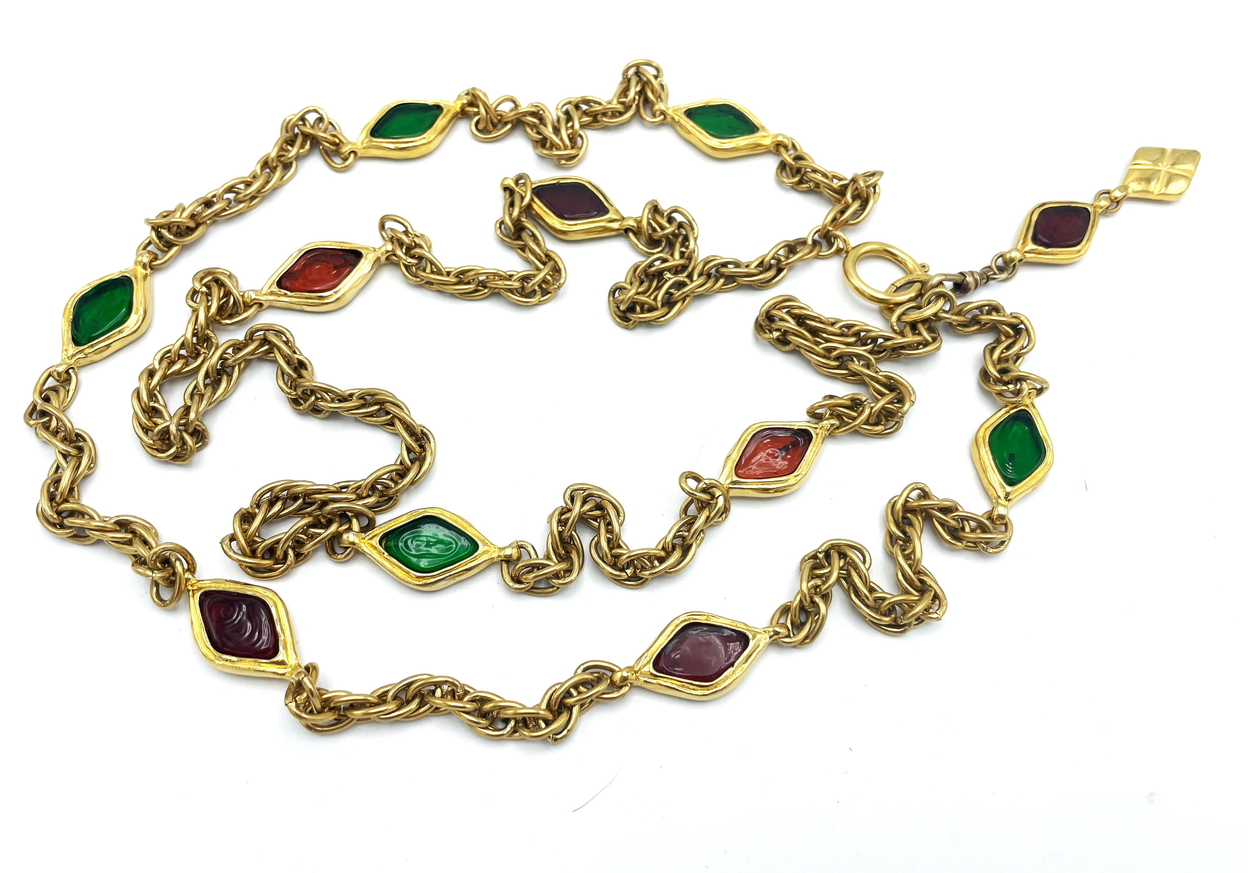  2 row Chanel necklace with red and green pate the verre, gold plated, 1970/80's For Sale 9