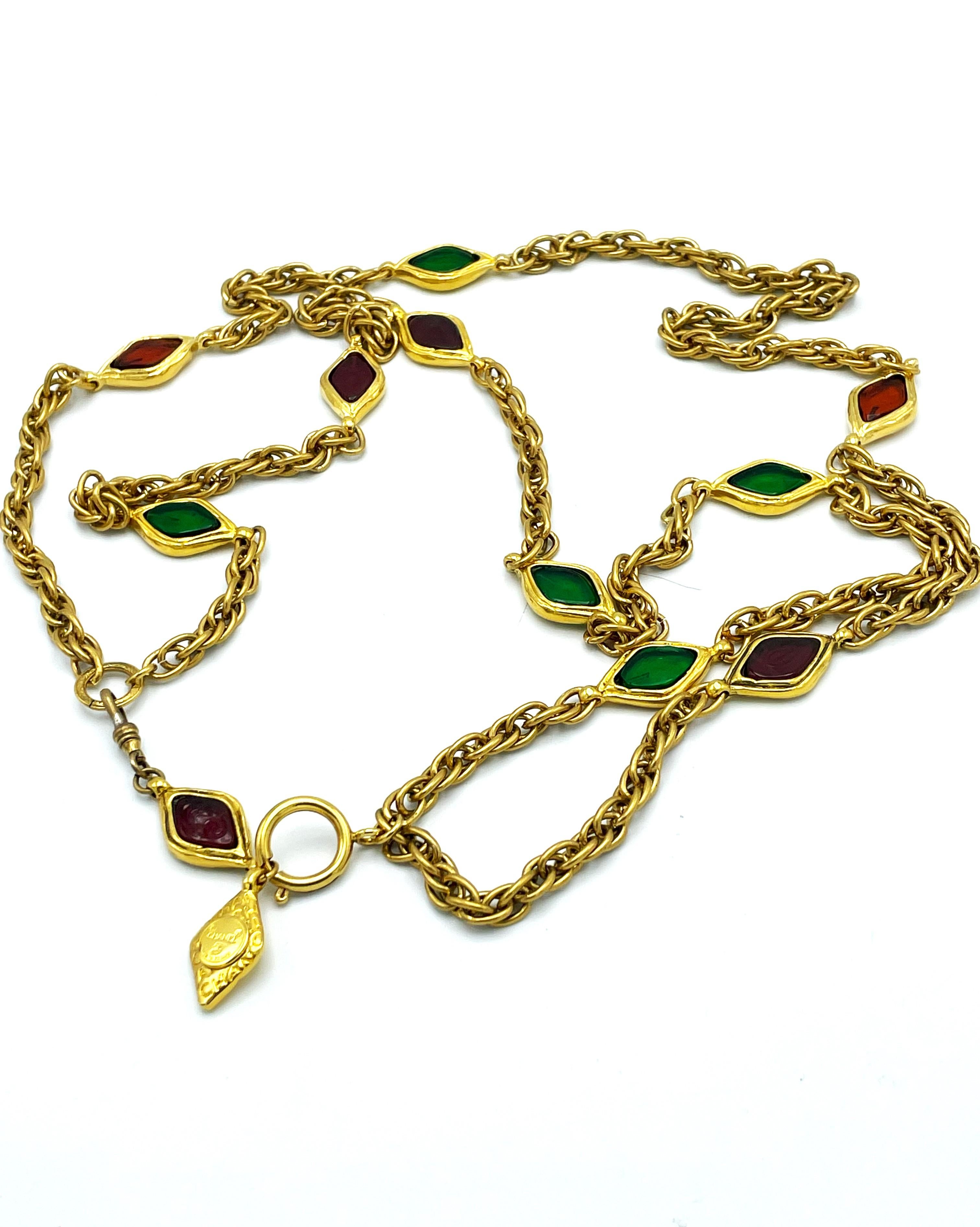  2 row Chanel necklace with red and green pate the verre, gold plated, 1970/80's For Sale 2
