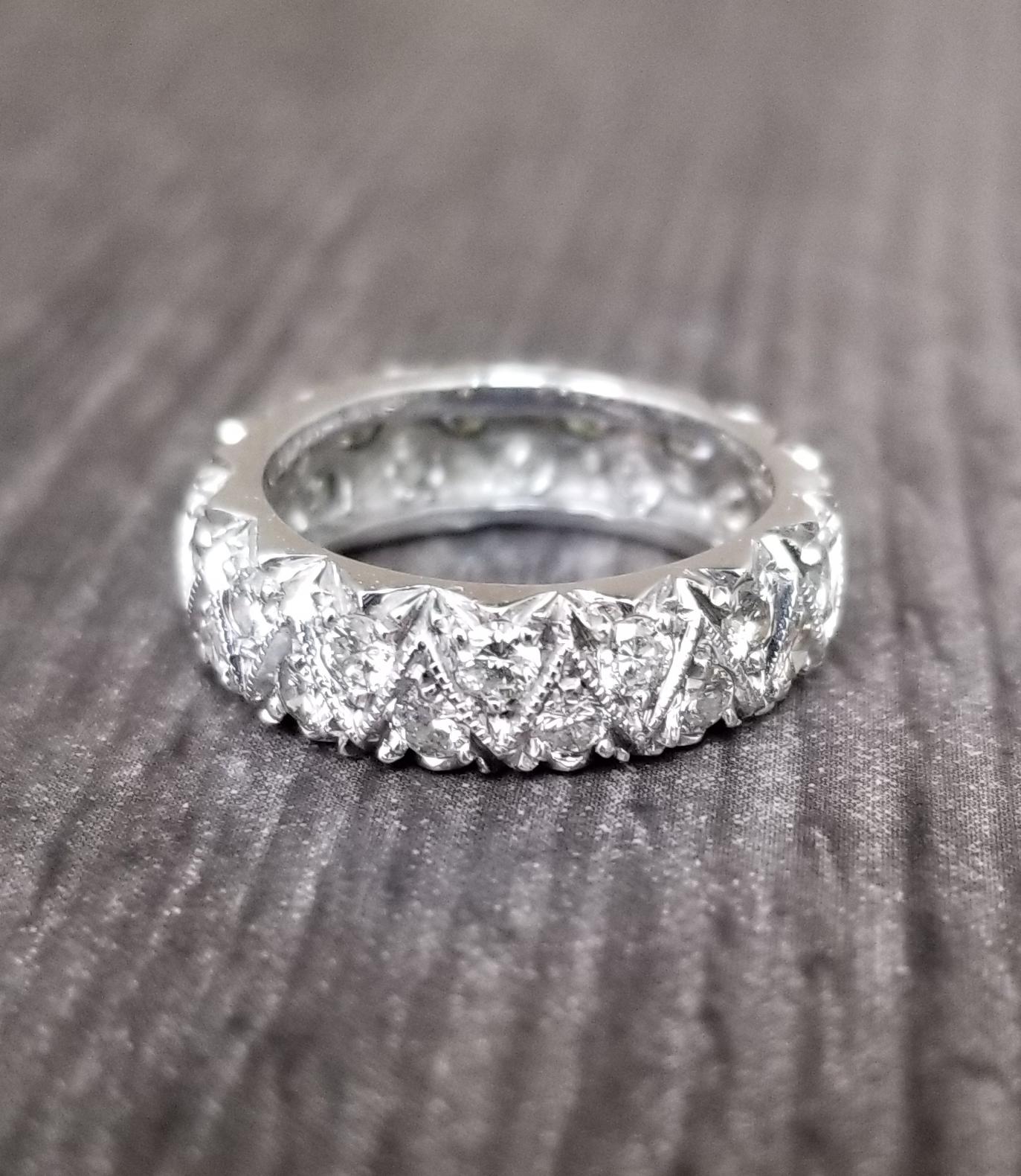Art Deco 2-Row Staggered Diamond Eternity Ring 1.50cts total weight For Sale