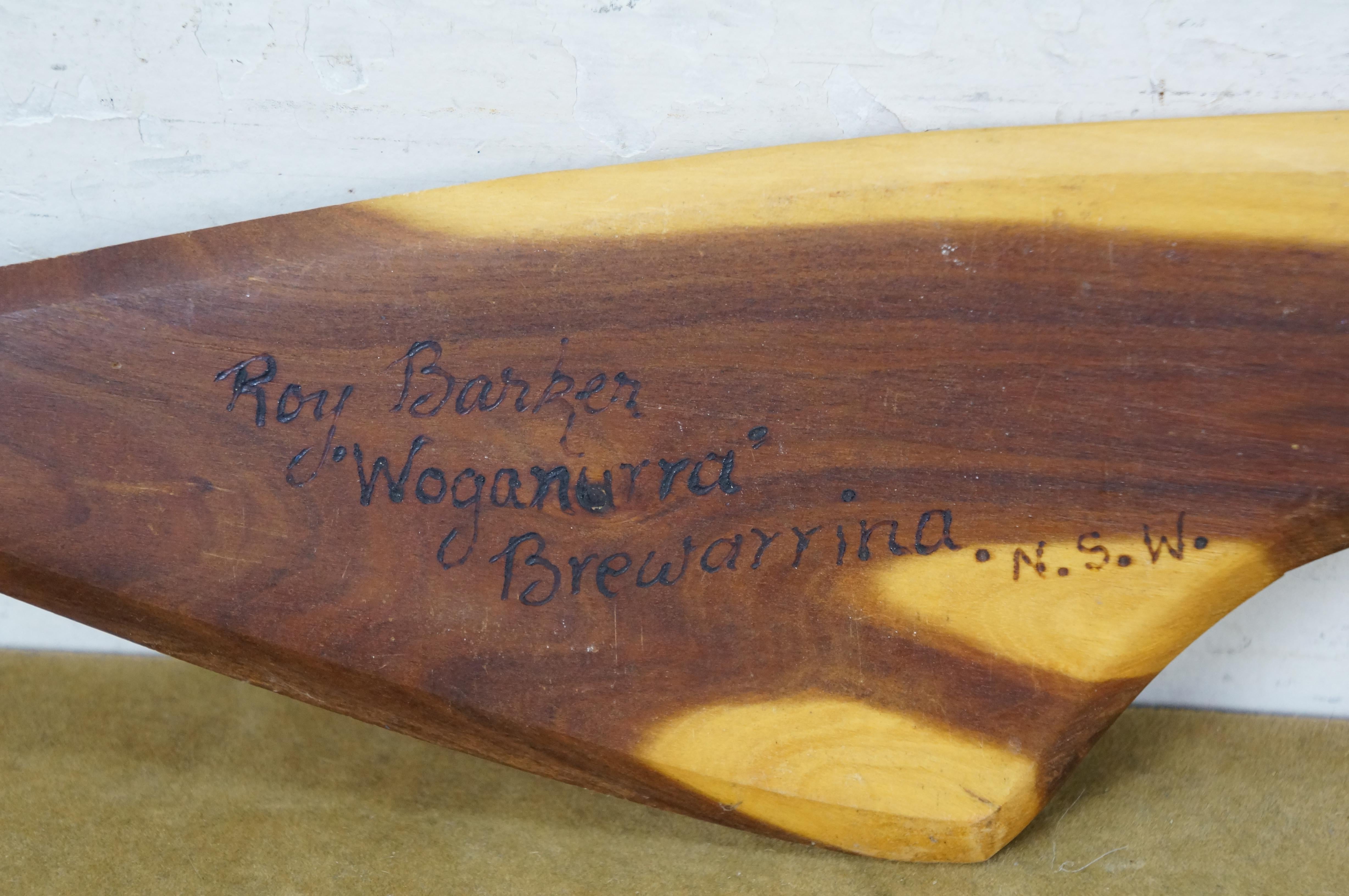 XX secolo 2 Roy Barker firmati Boomerang australiani aborigeni in legno di Mulga, bastoni da lancio in vendita