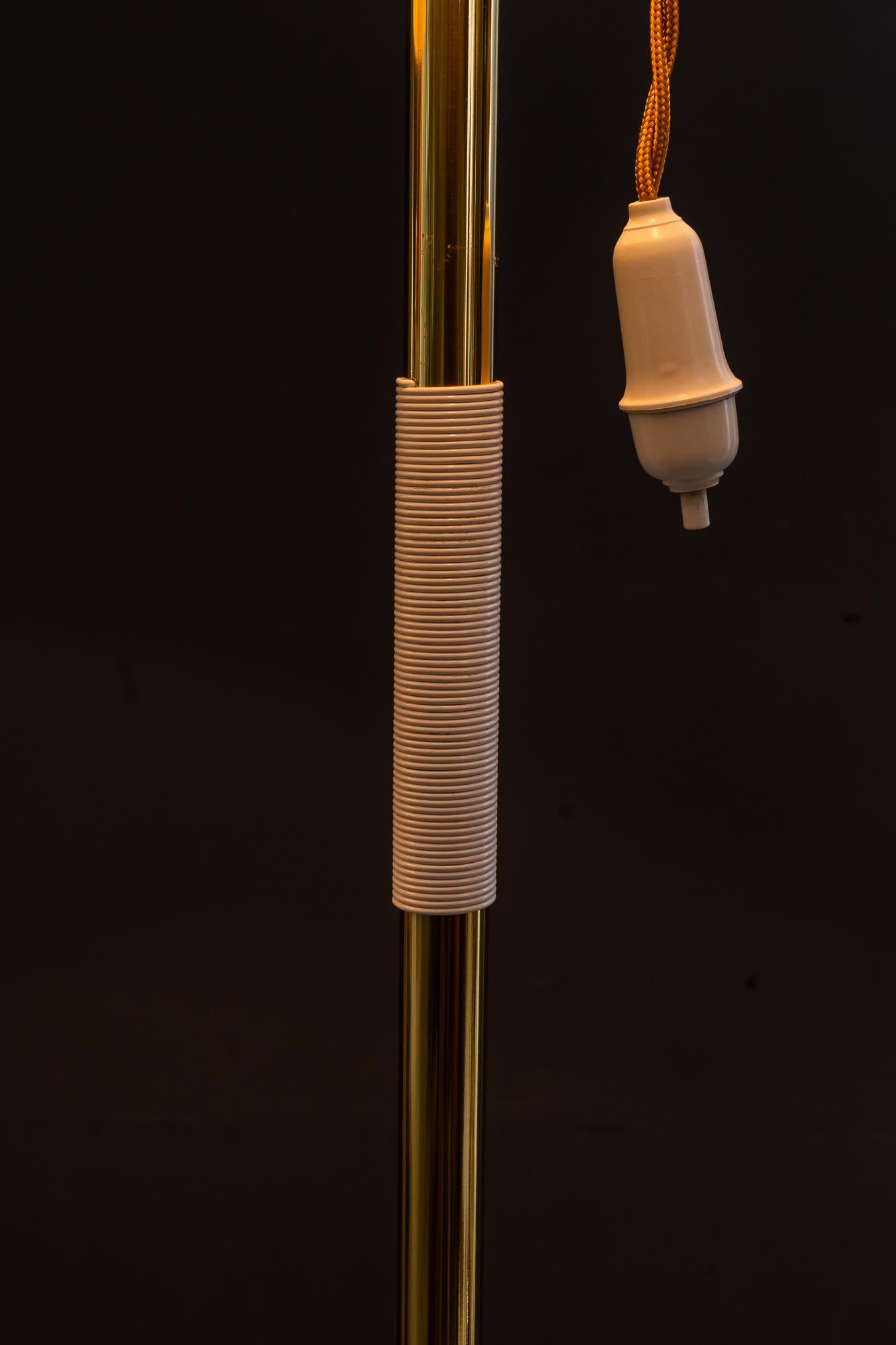 2 Rupert Nikoll Stehlampen mit Stoffschirmen wien um 1950 im Angebot 3