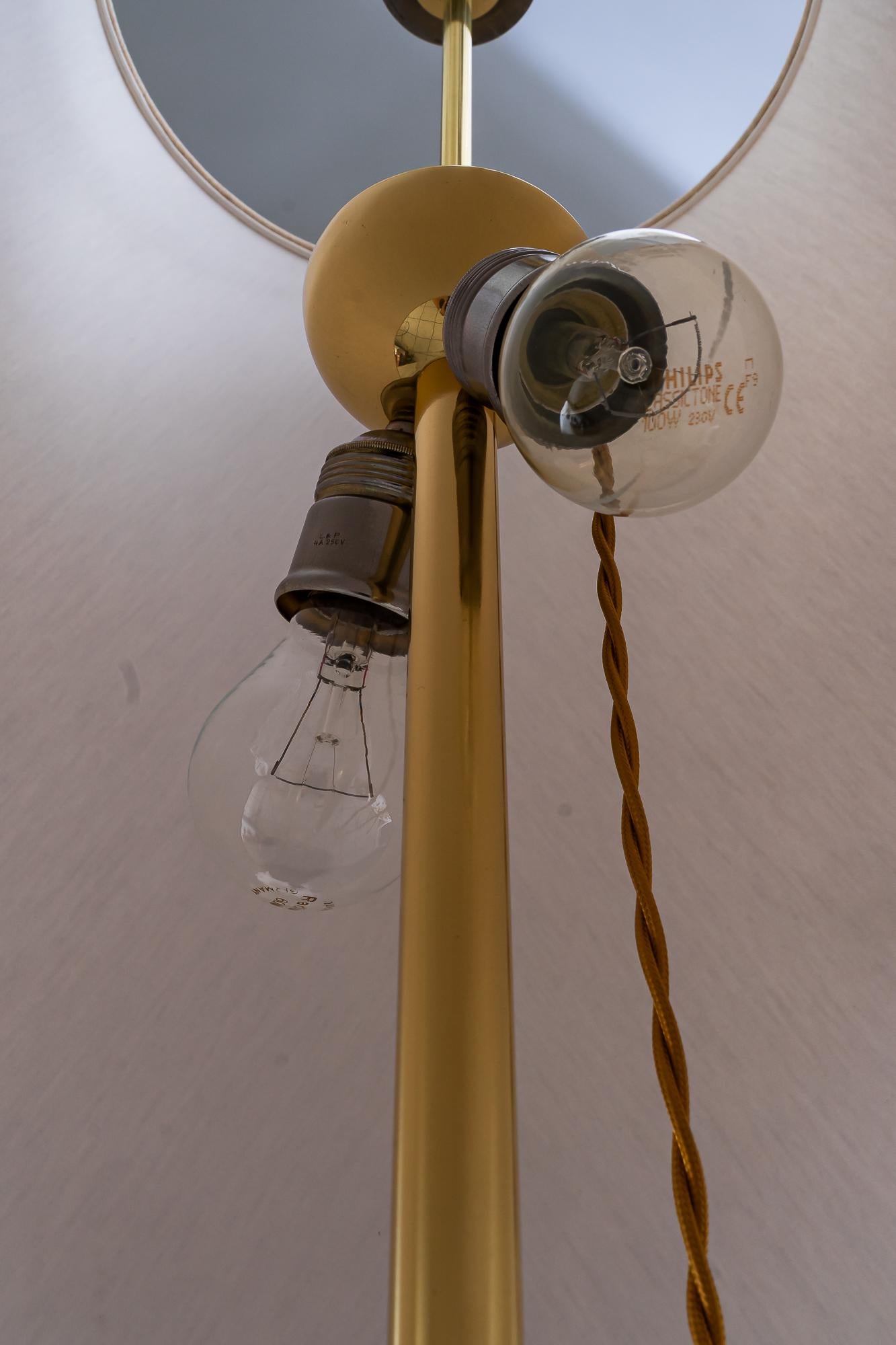 2 Rupert Nikoll Stehlampen mit Stoffschirmen wien um 1950 (Lackiert) im Angebot