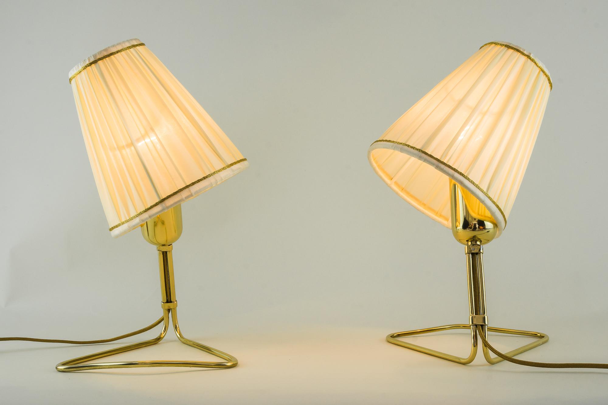 2 Rupert Nikoll Tischlampen Wien ca. 1950er Jahre mit Stoffschirmen (Messing) im Angebot