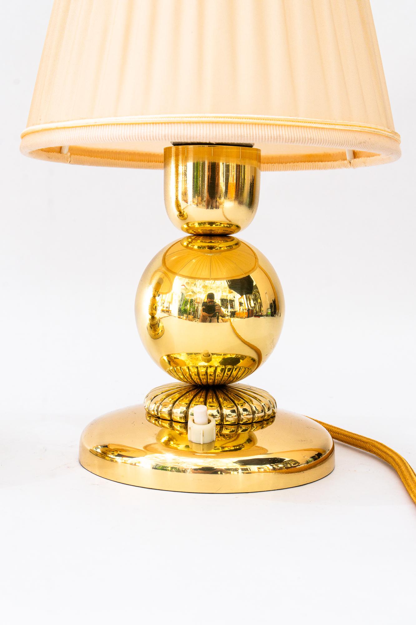 Laqué 2 lampes de table Rupert Nikoll avec abat-jour en tissu vienne vers 1950 en vente
