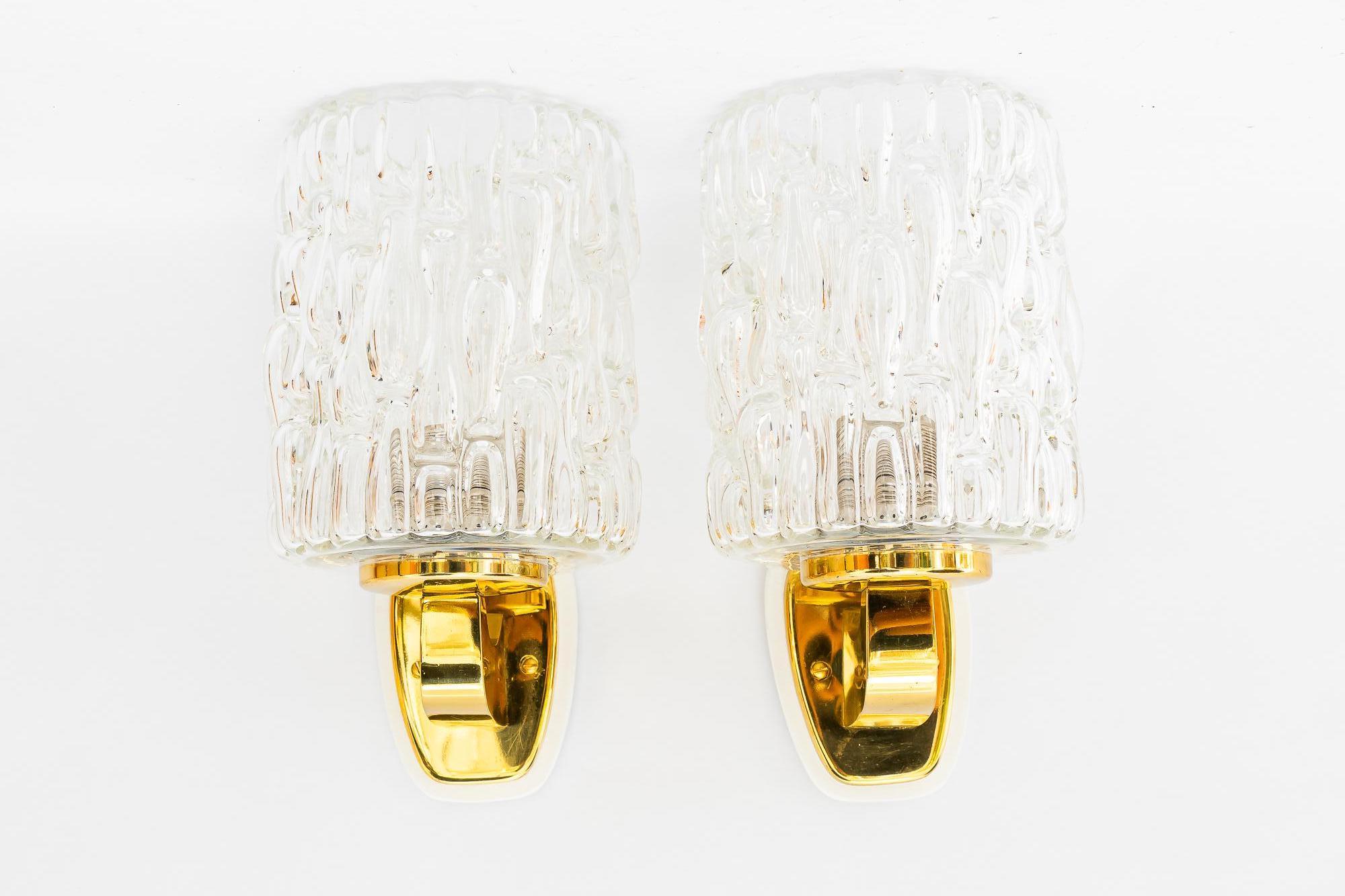 2 lampade da parete Rupert Nikoll con struttura in vetro di Vienna degli anni '50 circa
Condizioni originali
Paralumi in vetro con struttura originale
Wood laccato bianco
