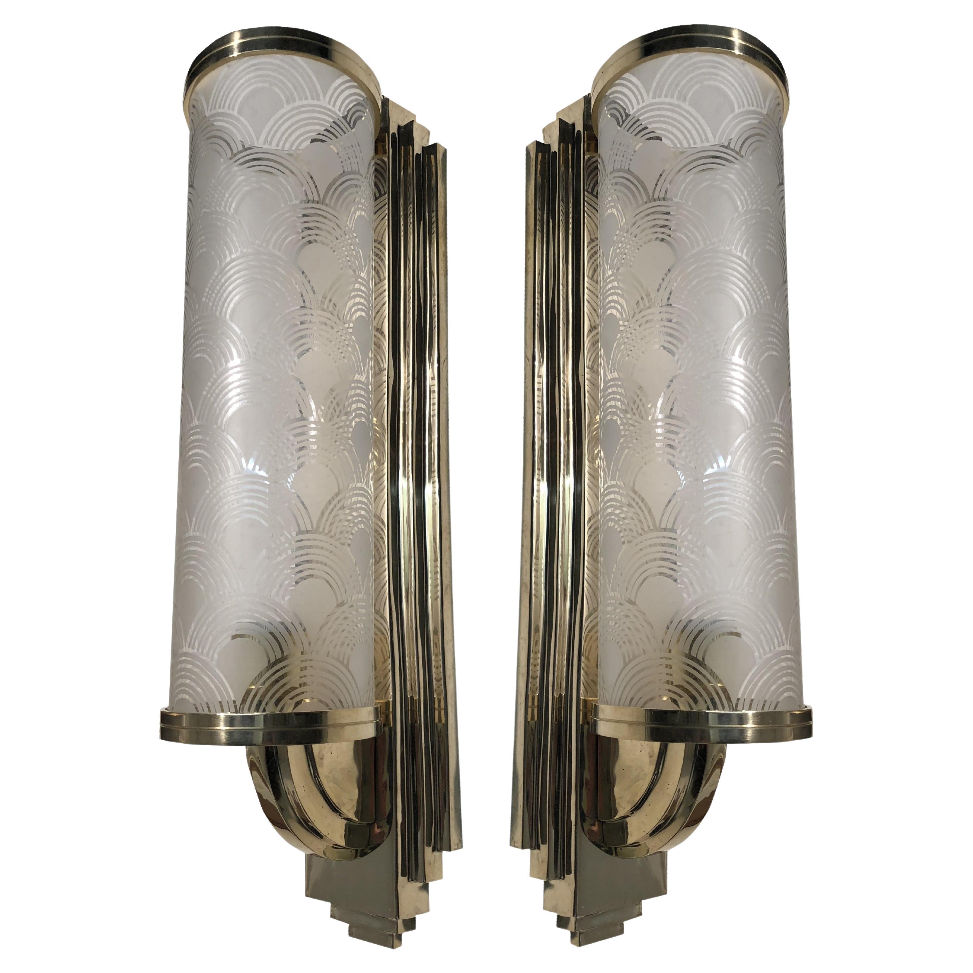 2 Sconces in Bronze and Glass, Style: Art Deco, Year: 1930, German