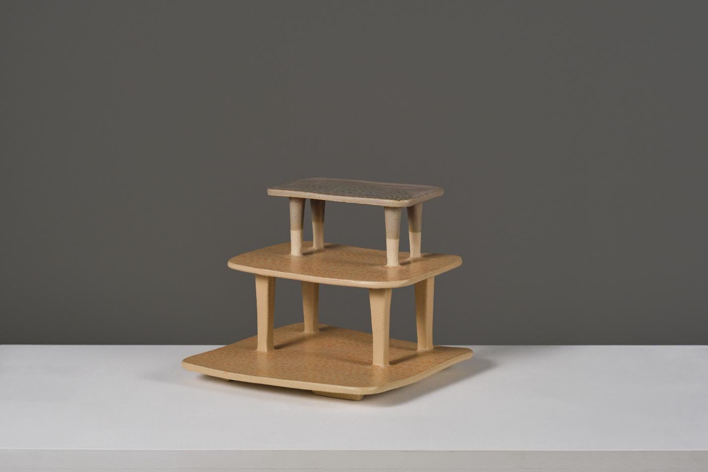 2 Skulptur Ton BeIge Tafelaufsatz Handgefertigt Sobretaula 02 von Rosa Cortiella (Spanisch) im Angebot