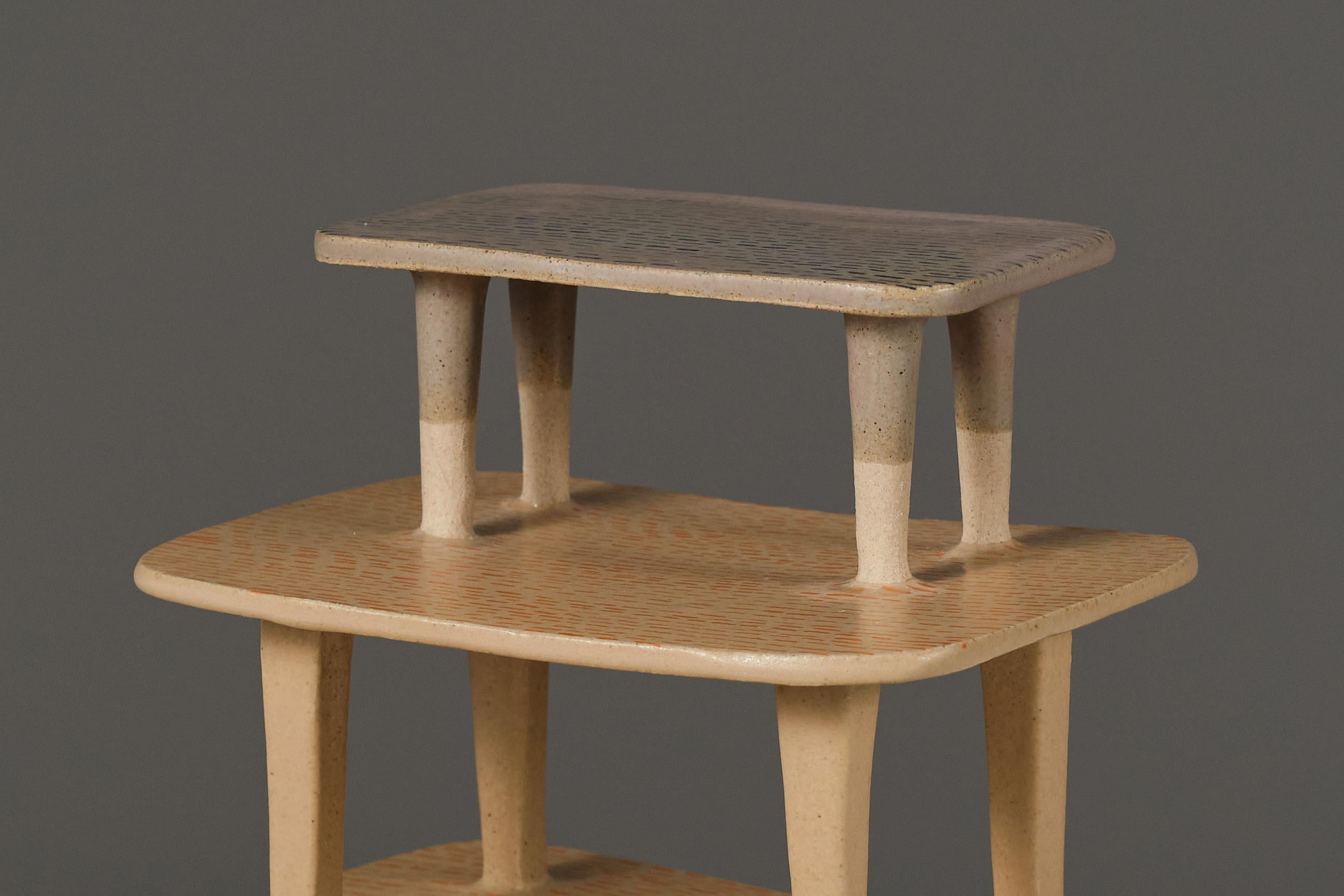 2 Skulptur Ton BeIge Tafelaufsatz Handgefertigt Sobretaula 02 von Rosa Cortiella im Angebot 1