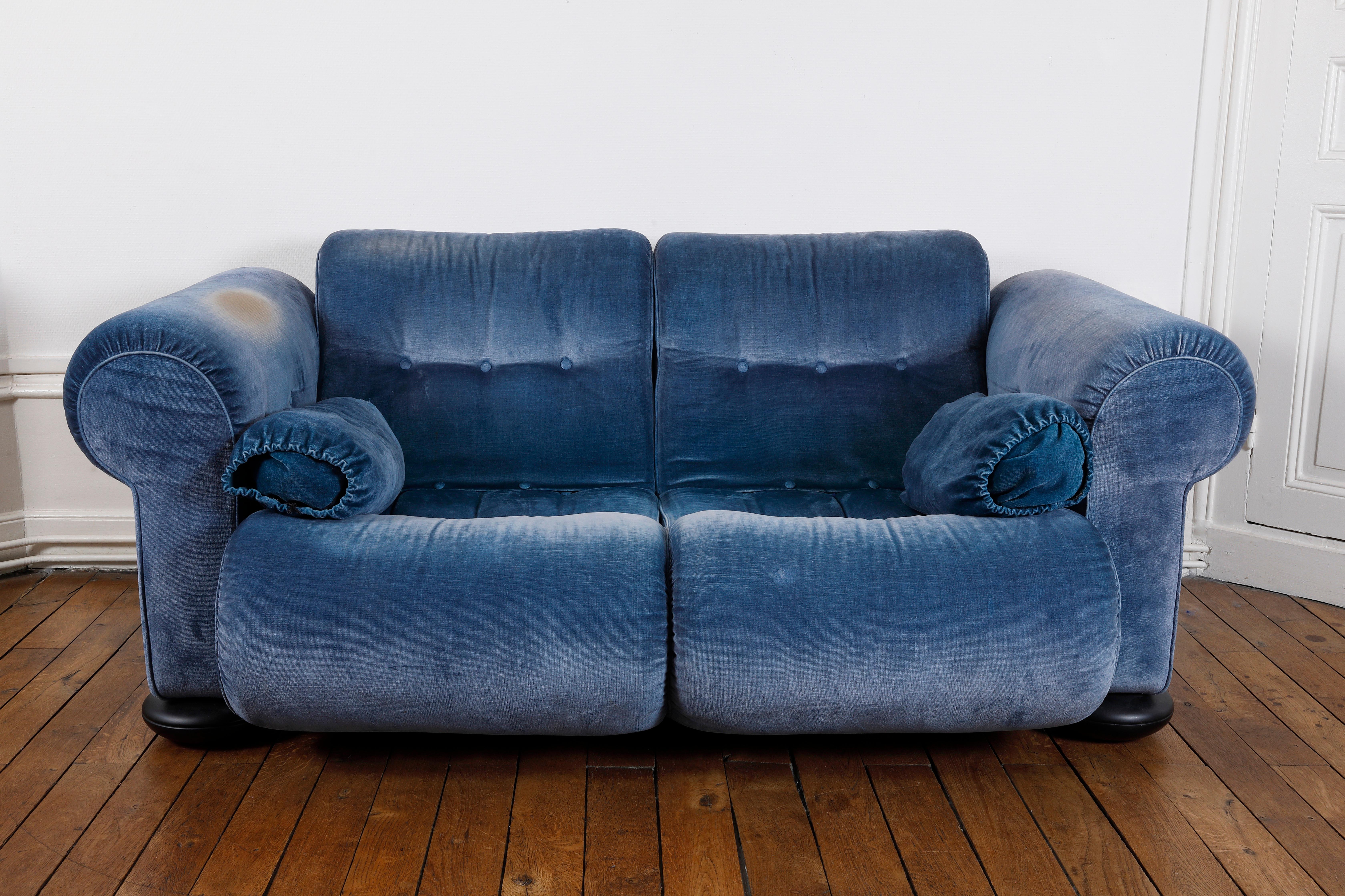 Seltenes Sofa Comodus von Otto Zapf, entworfen 1967, Deutschland
Zweisitziges Sofa aus blauem Samt