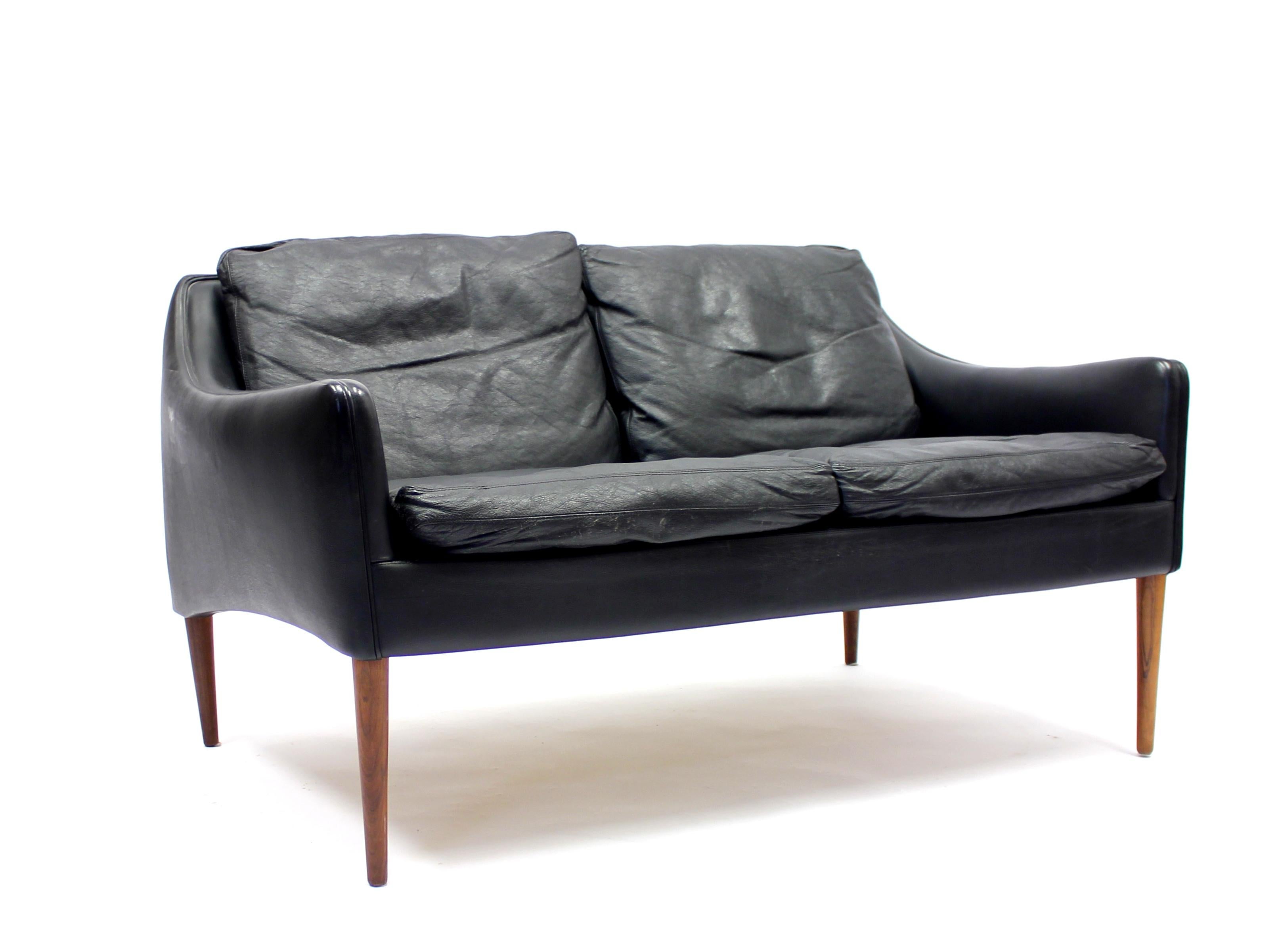 2-Seat Leather and Rosewood Sofa by Hans Olsen for CS Møbelfabrik, 1960s In Fair Condition In Uppsala, SE