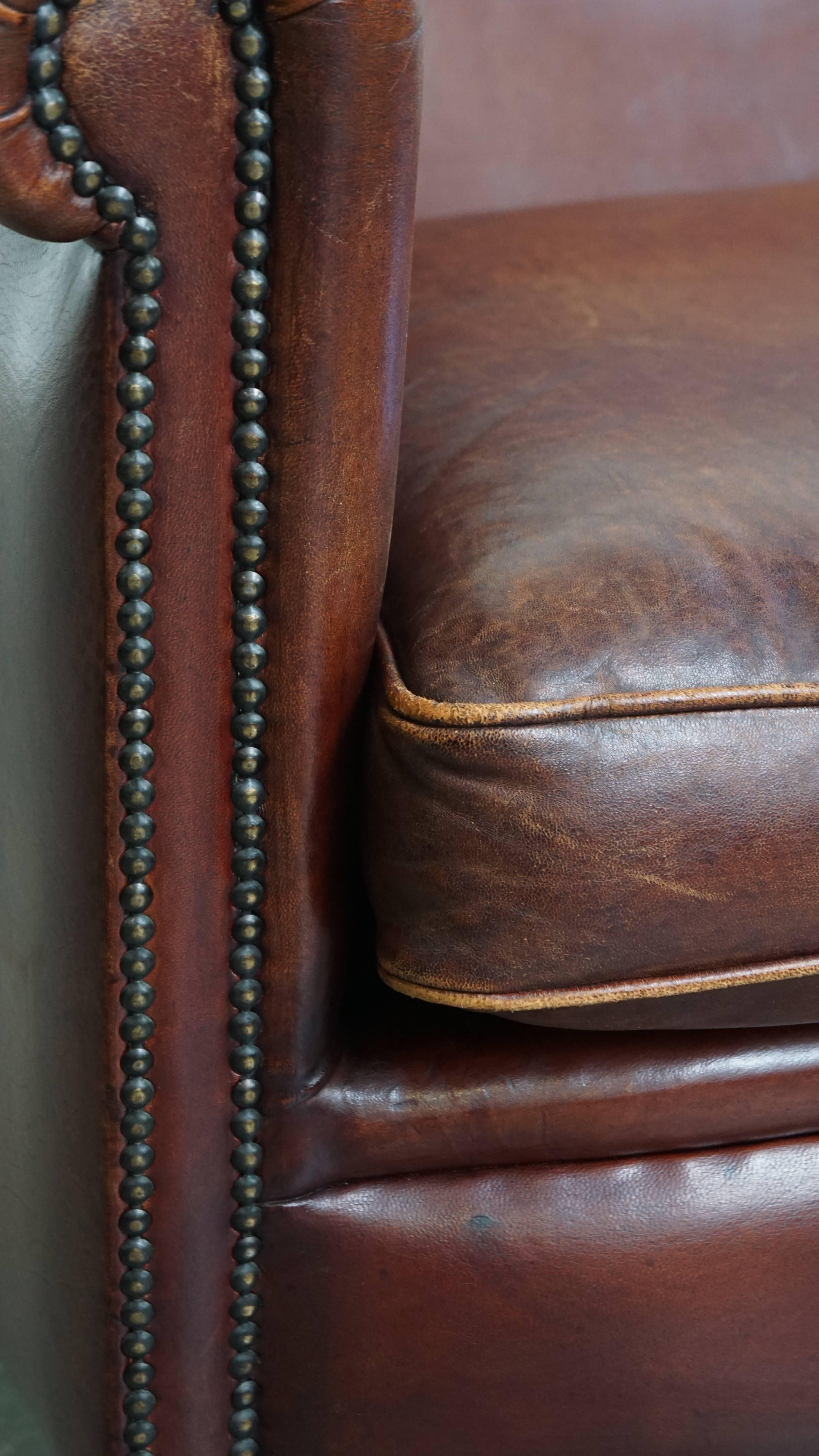2-Sitzer-Clubsofa aus Schafsleder im Angebot 5