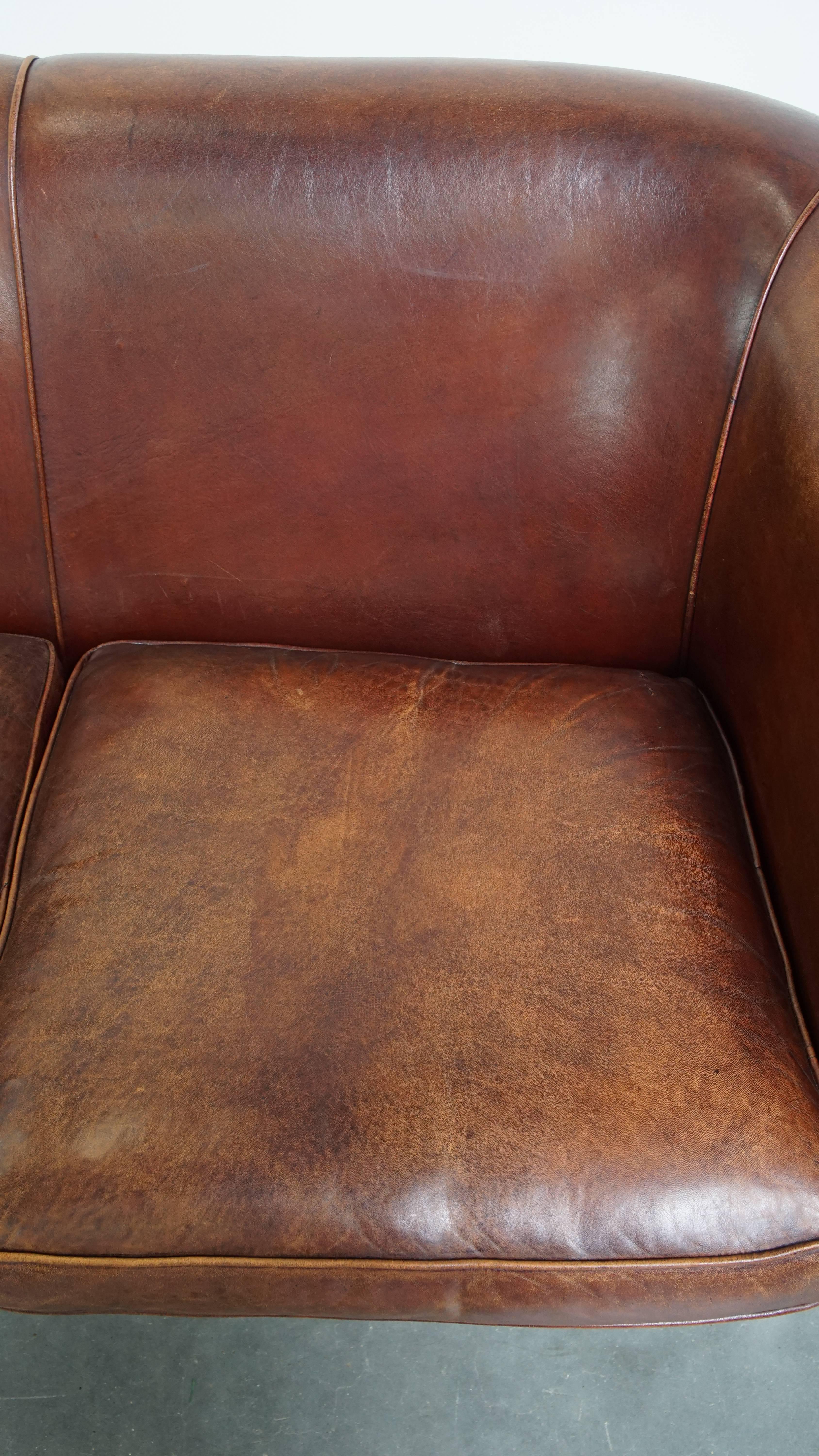 2-Sitzer-Clubsofa aus Schafsleder (21. Jahrhundert und zeitgenössisch) im Angebot