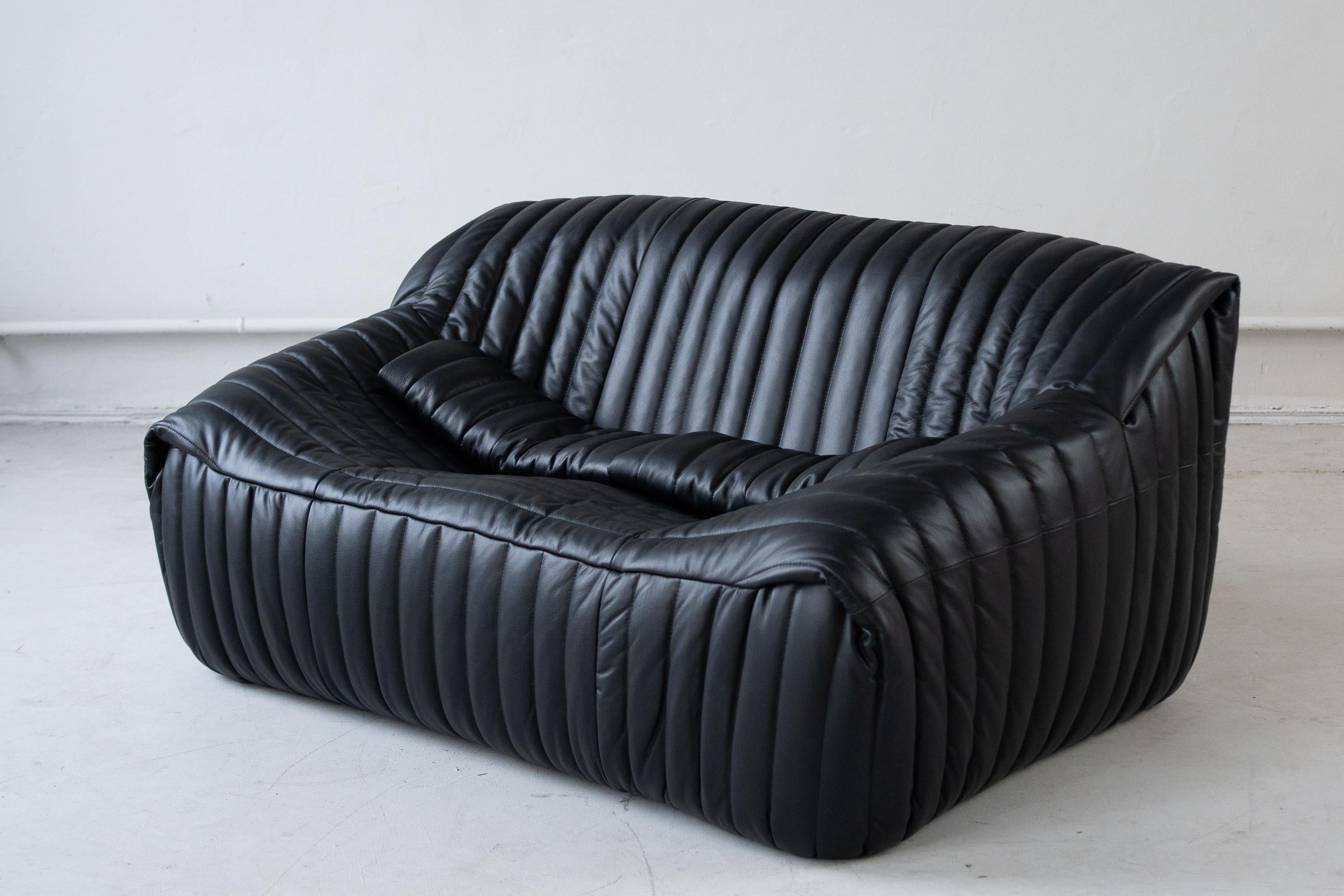 2 seater Sandra sofa  designed by Annie Hiéronimus for Cinna  For Sale 1