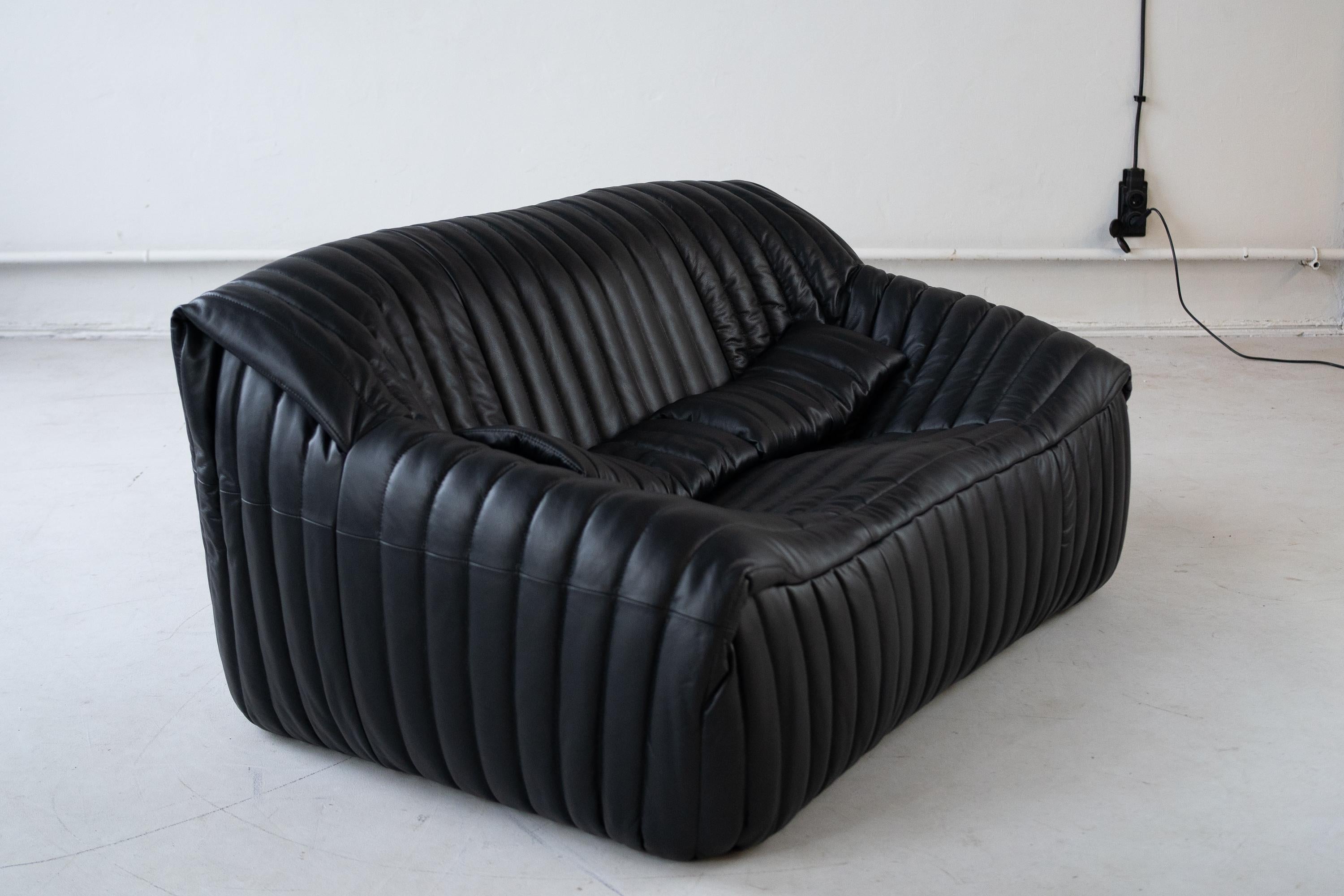 Late 20th Century 2 seater Sandra sofa  designed by Annie Hiéronimus for Cinna  For Sale