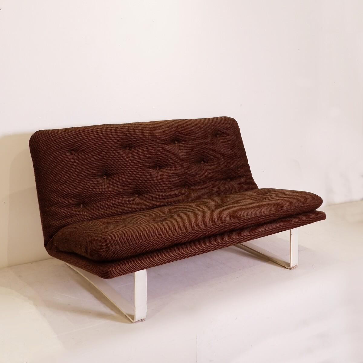 Canapé 2 places en tissu Brown et base blanche par Kho Liang Ie pour Artifort en vente 5