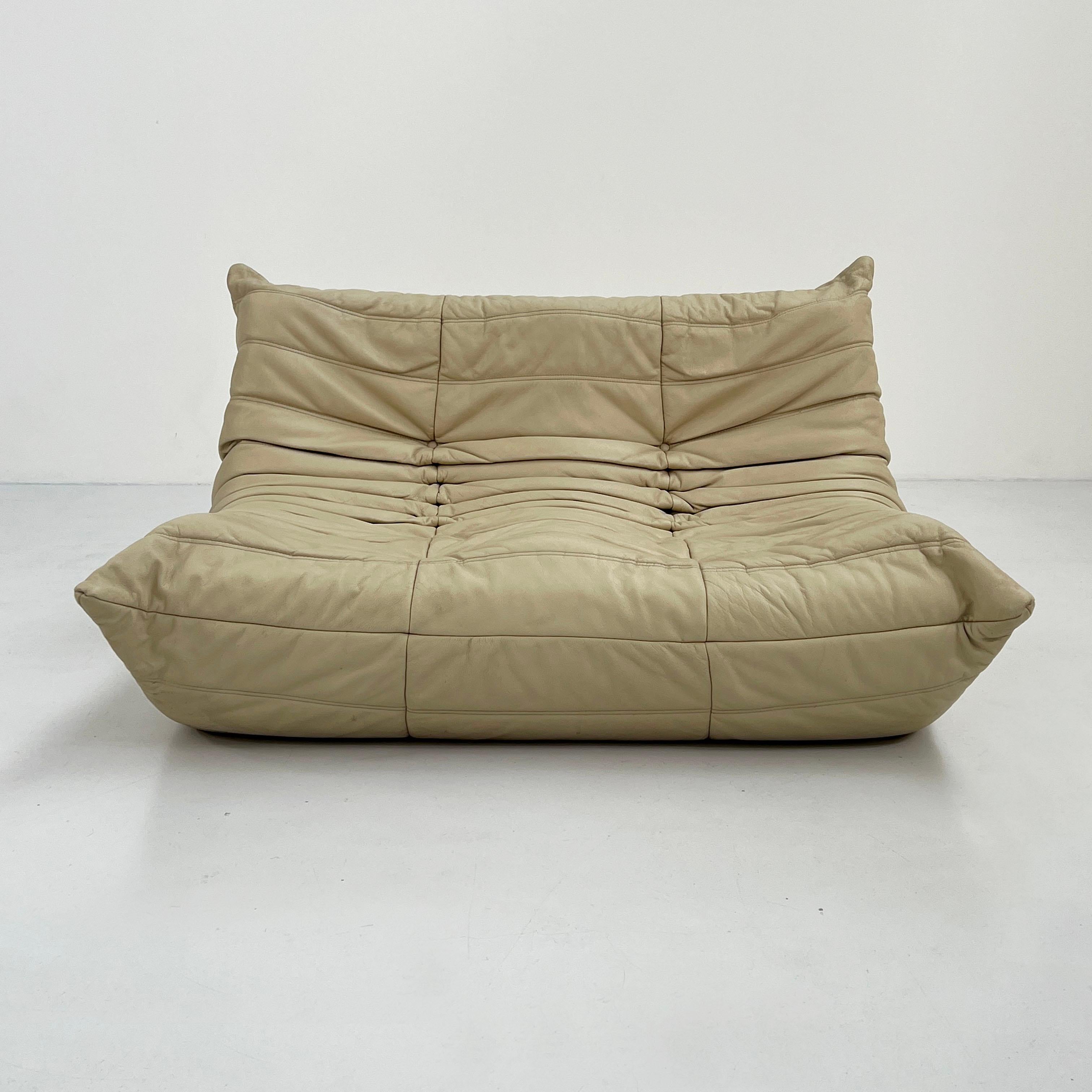 Italian 2-Seater Togo Sofa in Cream Leather by Michel Ducaroy for Ligne Roset, 1970s