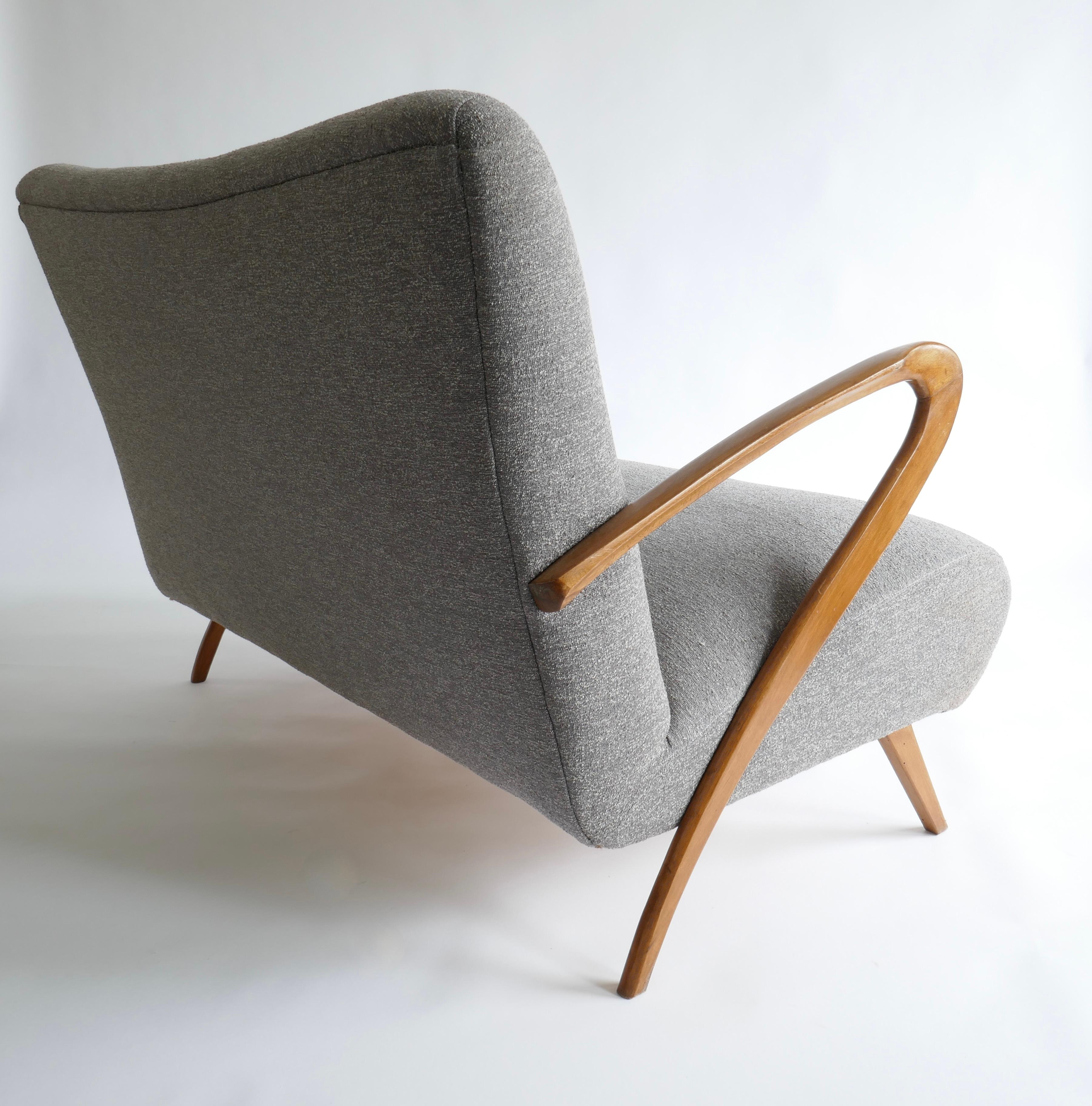 2 Sitzen-Sofa /Settee im Stil von Paolo Buffa, Italien, 1950er Jahre im Zustand „Gut“ im Angebot in London, GB