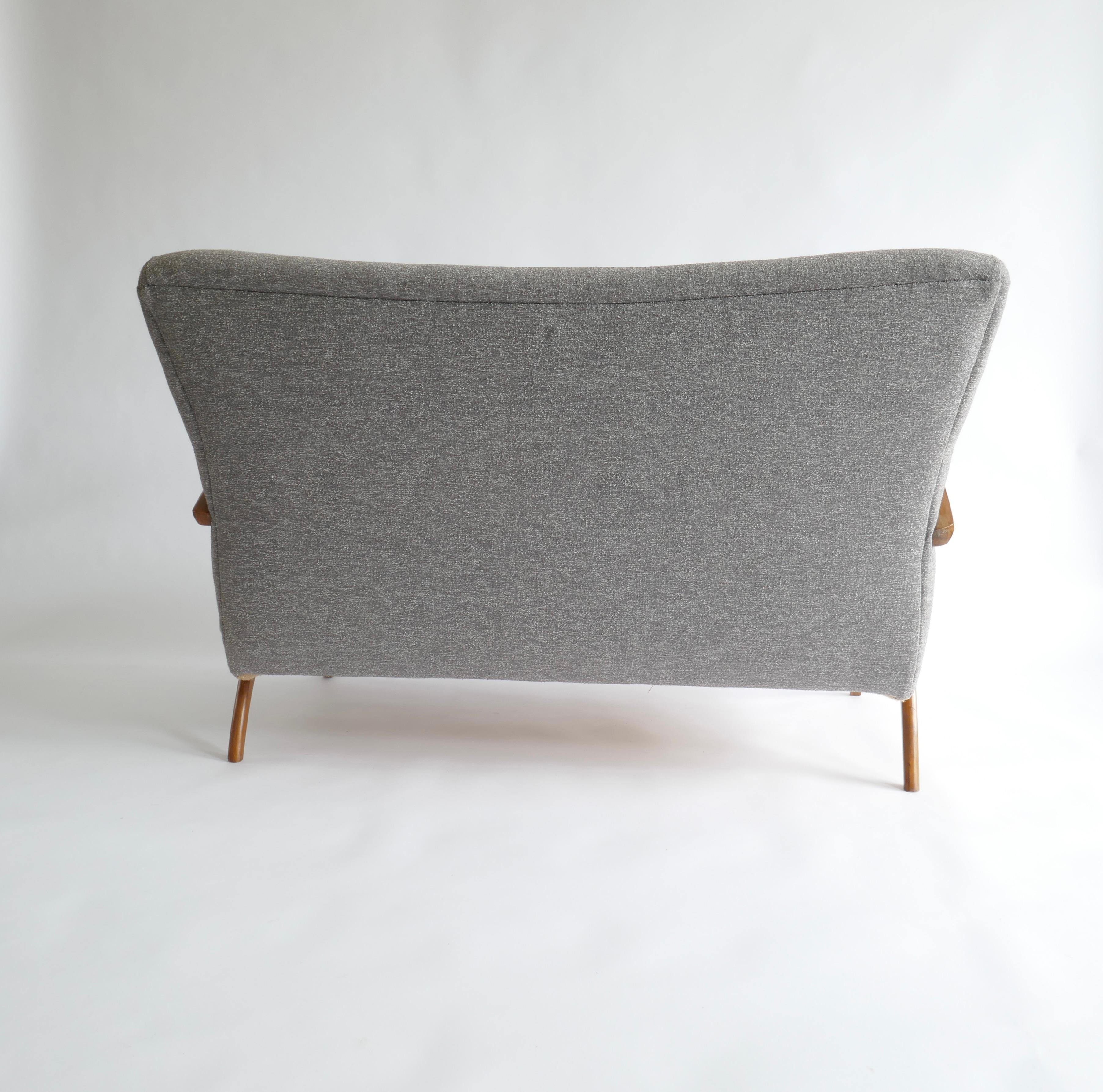 2 Sitzen-Sofa /Settee im Stil von Paolo Buffa, Italien, 1950er Jahre (Mitte des 20. Jahrhunderts) im Angebot