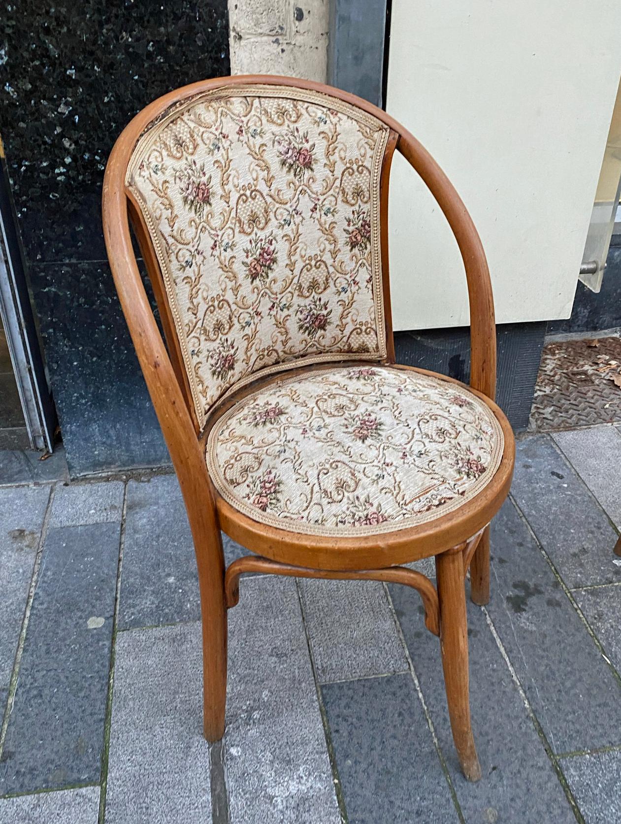 2 Stühle im Stil der Sezession, um 1900 (Wiener Secession) im Angebot