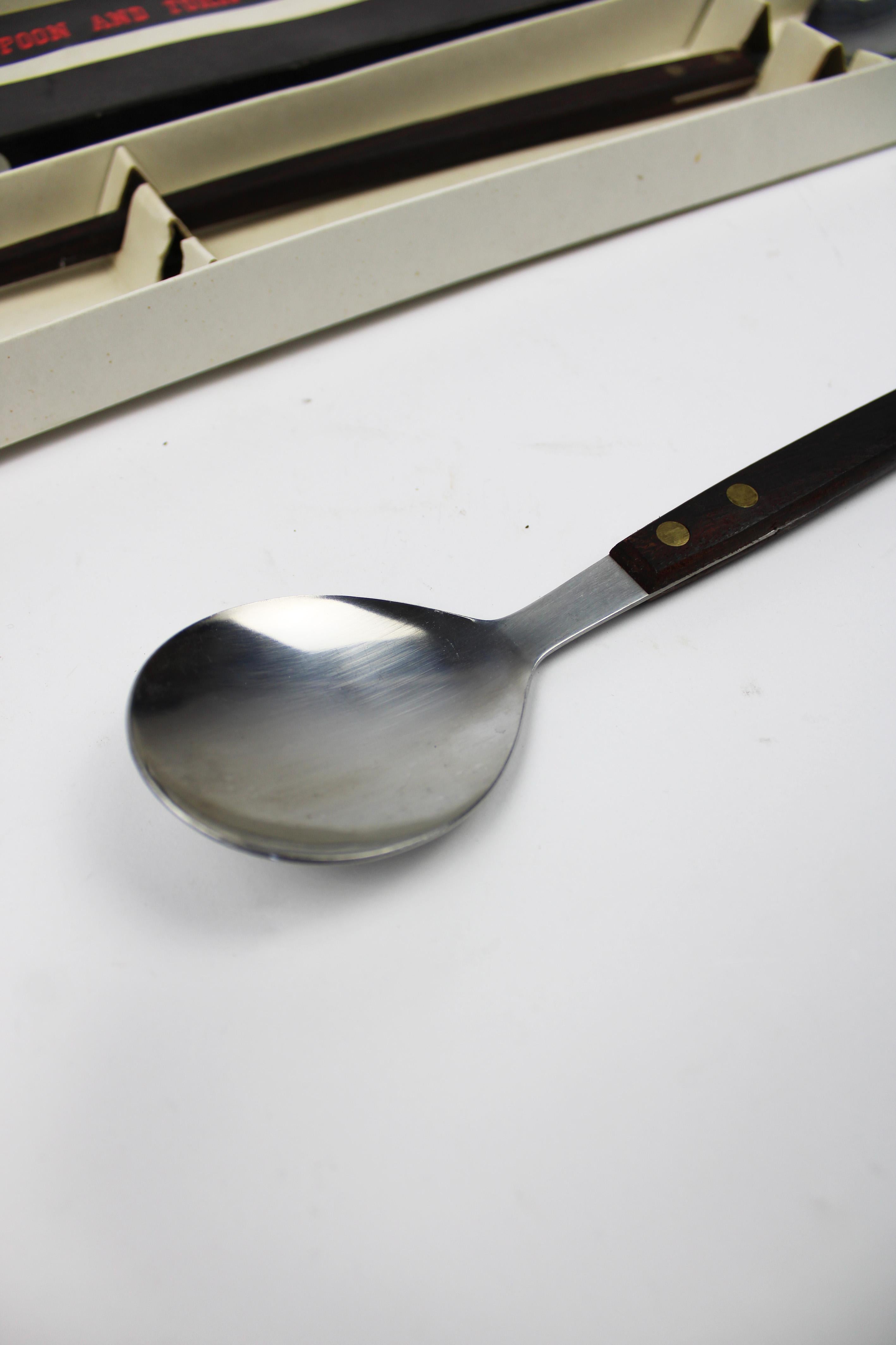 2 sets of 1960 rosewood Handles Brass Fitted Stainless Steel Salad Server Japan In Good Condition For Sale In Antwerpen, BE