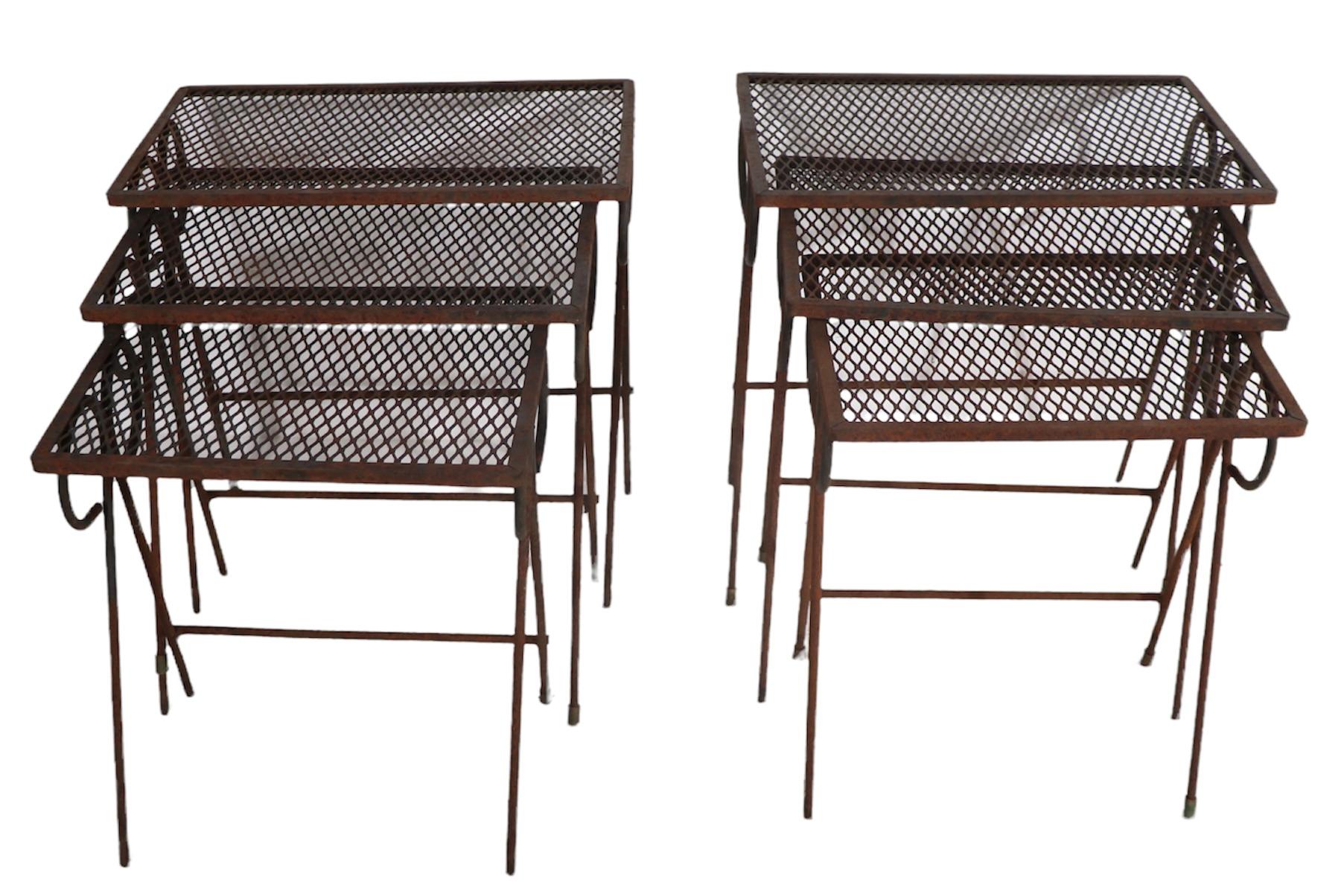 Mid-Century Modern 2 ensemble de trois tables gigognes en fer forgé de Tempestini pour Salterini en vente