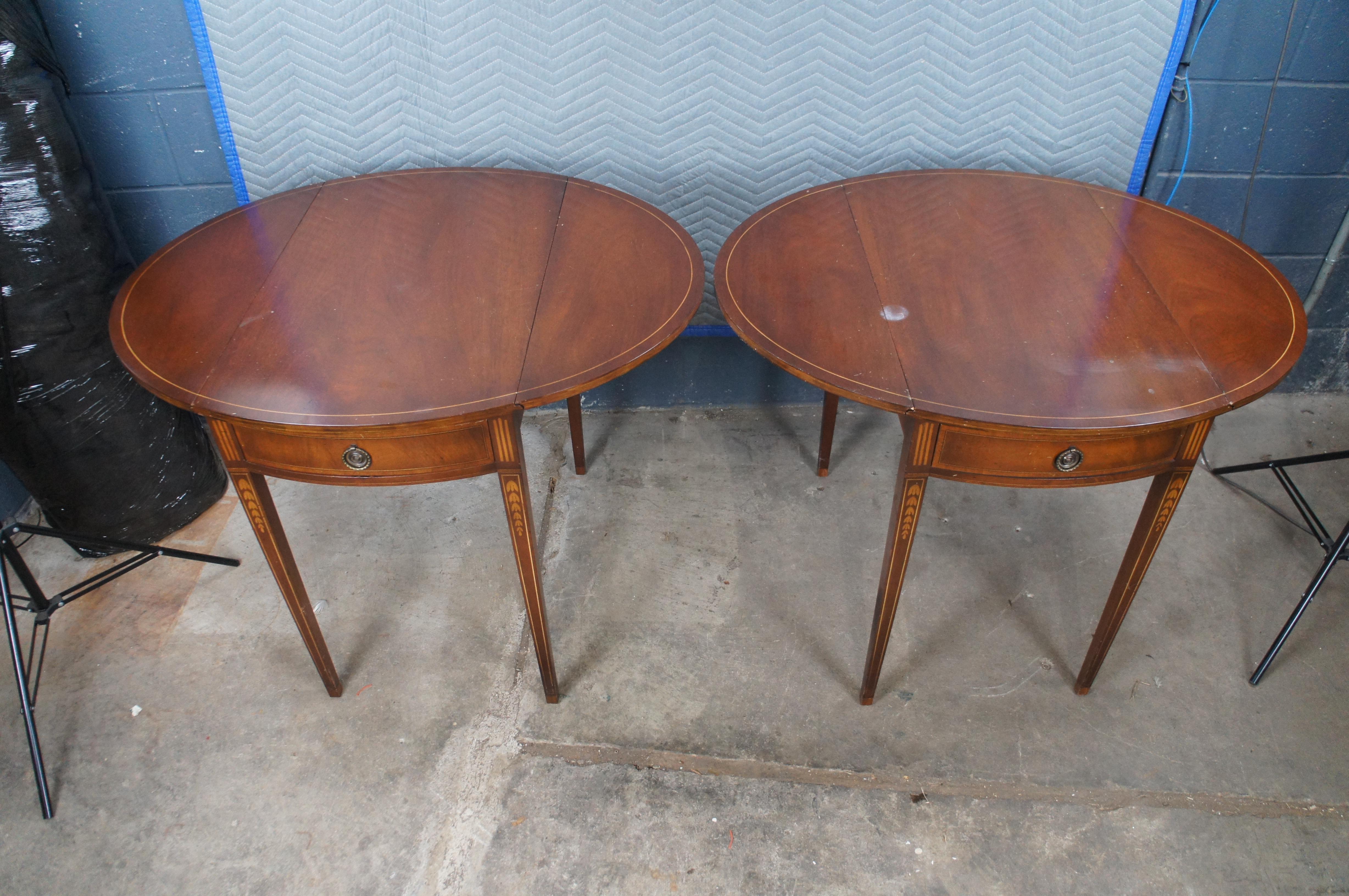 Américain 2 Sheraton Federal Style Mahogany Fruitwood Inlay Pembroke Drop Leaf Side Tables (tables d'appoint à abattant) en vente