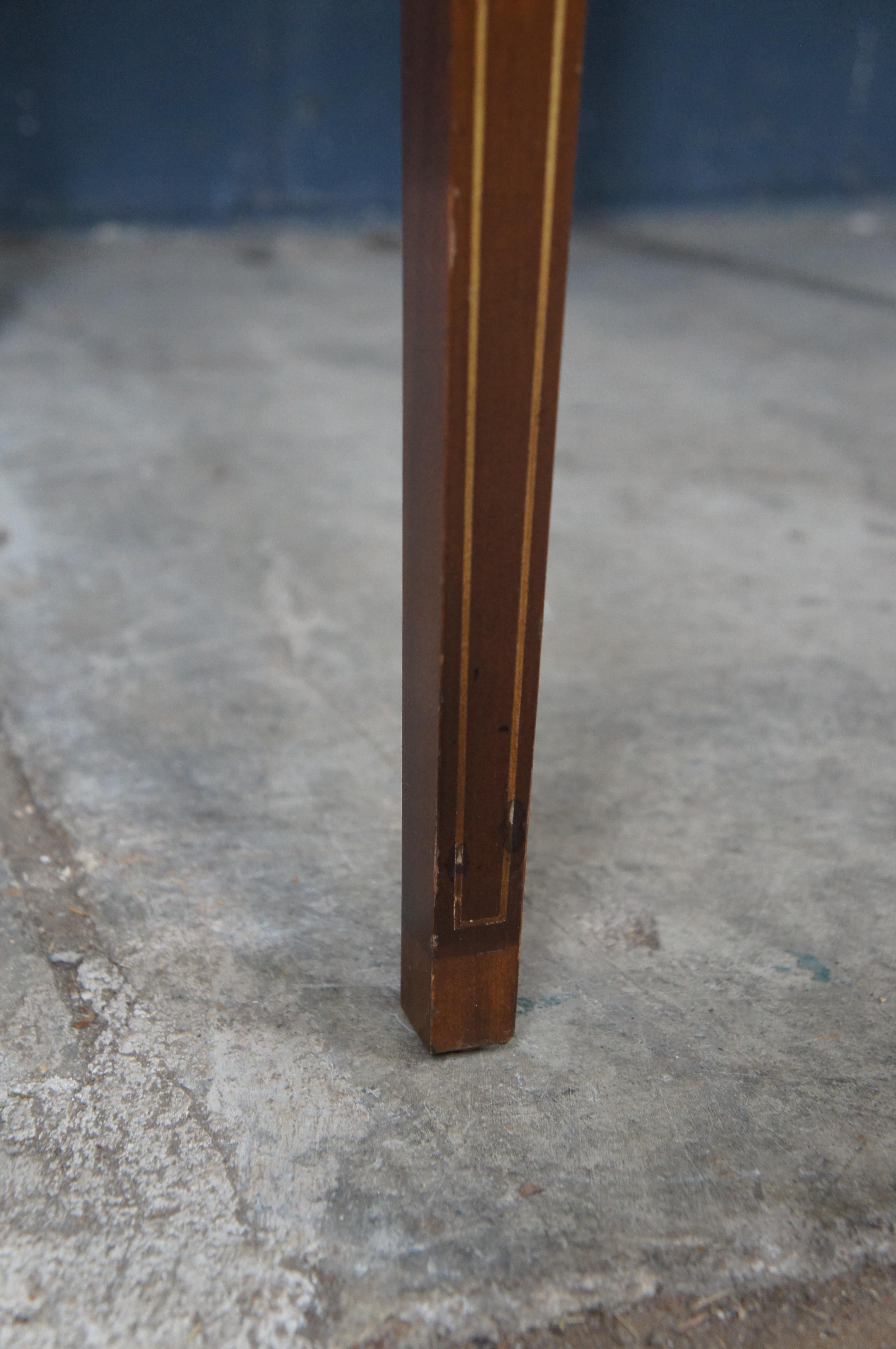 20ième siècle 2 Sheraton Federal Style Mahogany Fruitwood Inlay Pembroke Drop Leaf Side Tables (tables d'appoint à abattant) en vente