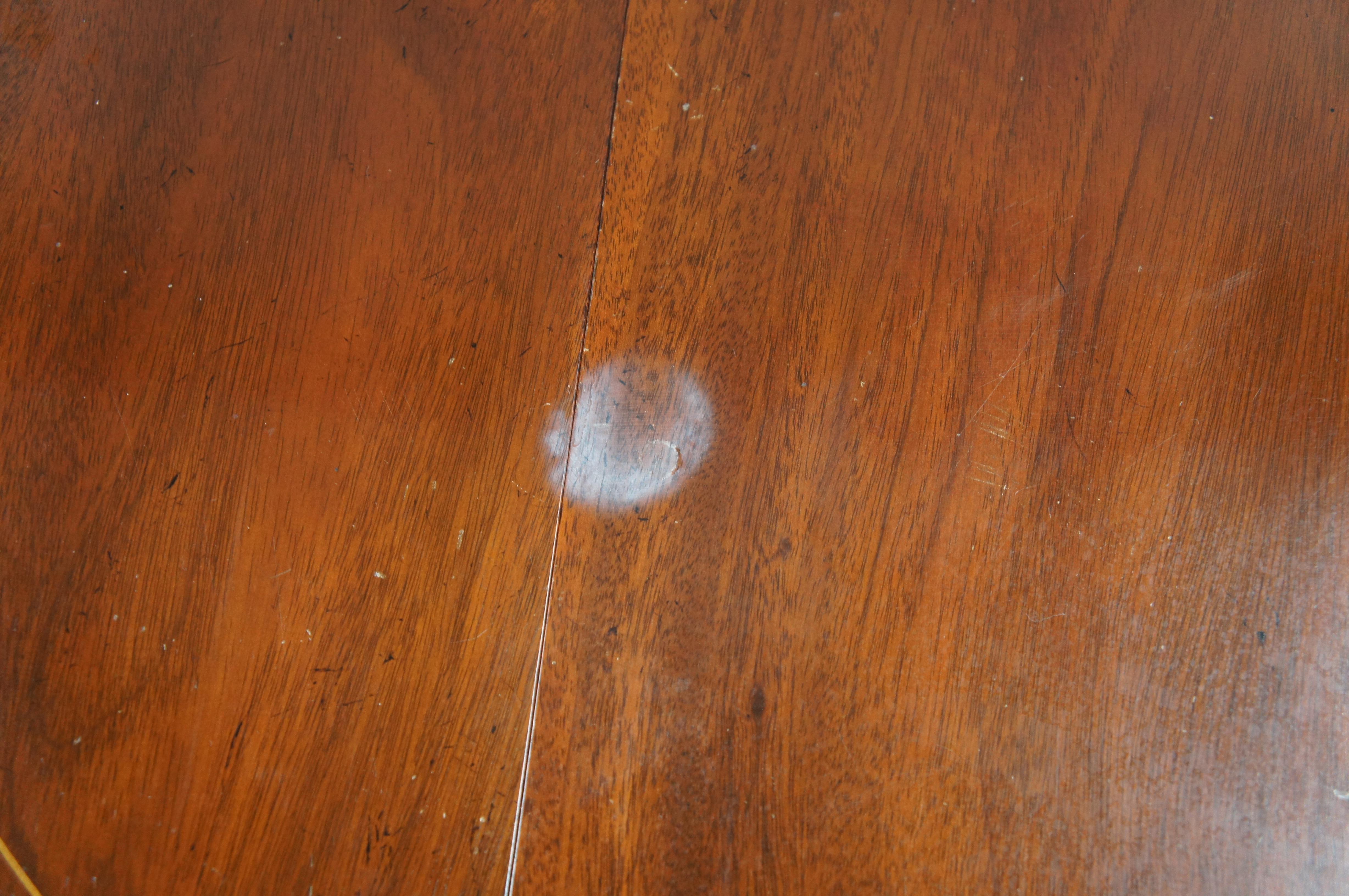 2 Sheraton Federal Style Mahogany Fruitwood Inlay Pembroke Drop Leaf Side Tables (tables d'appoint à abattant) en vente 2