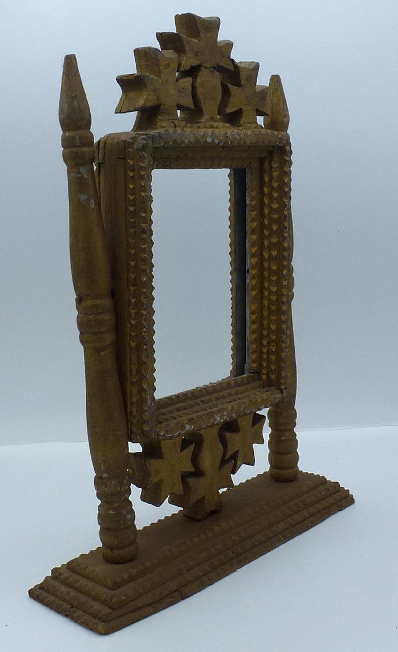 2-Sided, Free-Standing Tramp Art Frame Painted an Old, Oxidized Gold over Silver In Good Condition In Fort Payne, AL