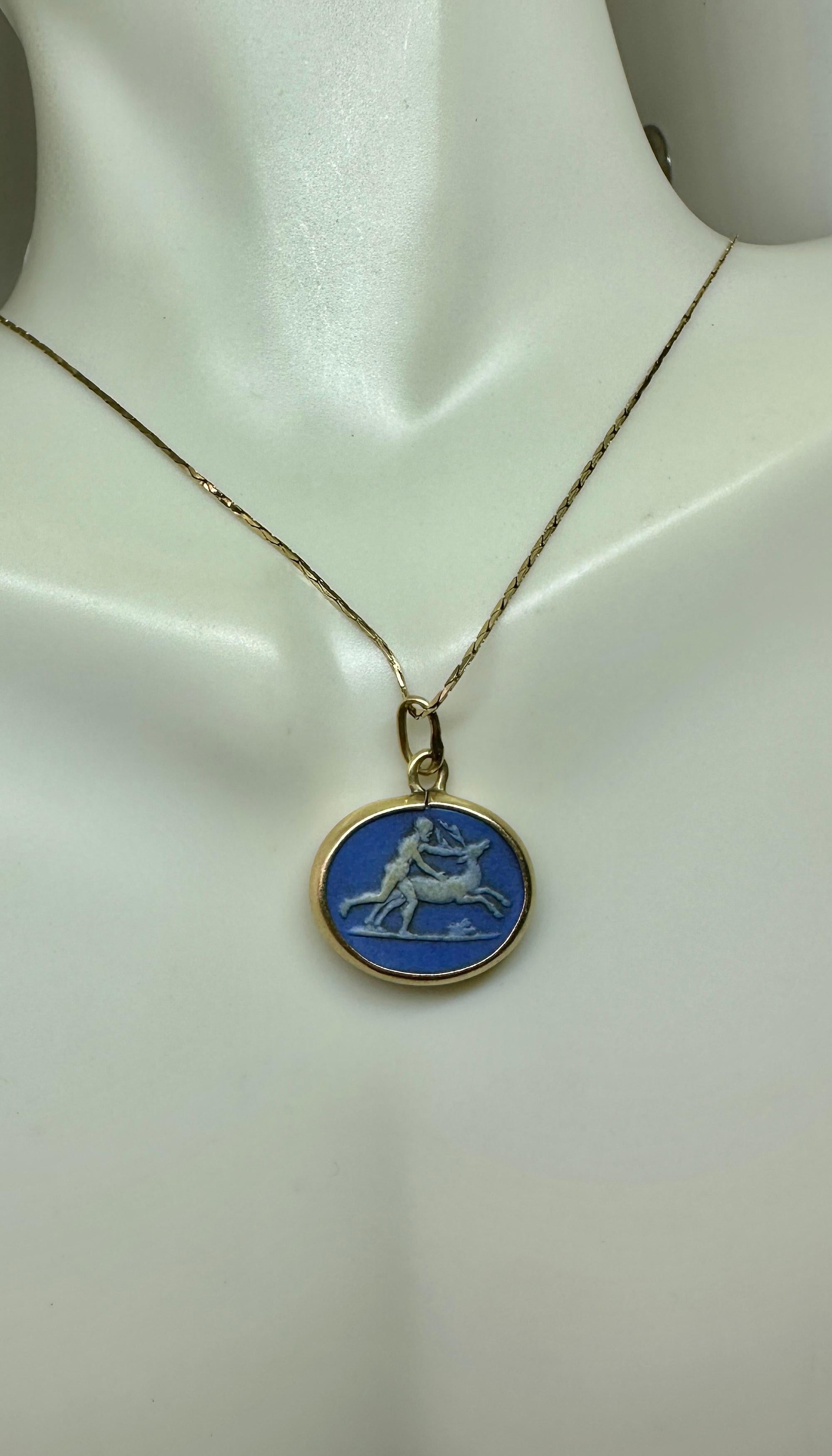 2 Sided God on Chariot and Running Deer Blue Cameo Pendant Necklace Gold Antique For Sale 3