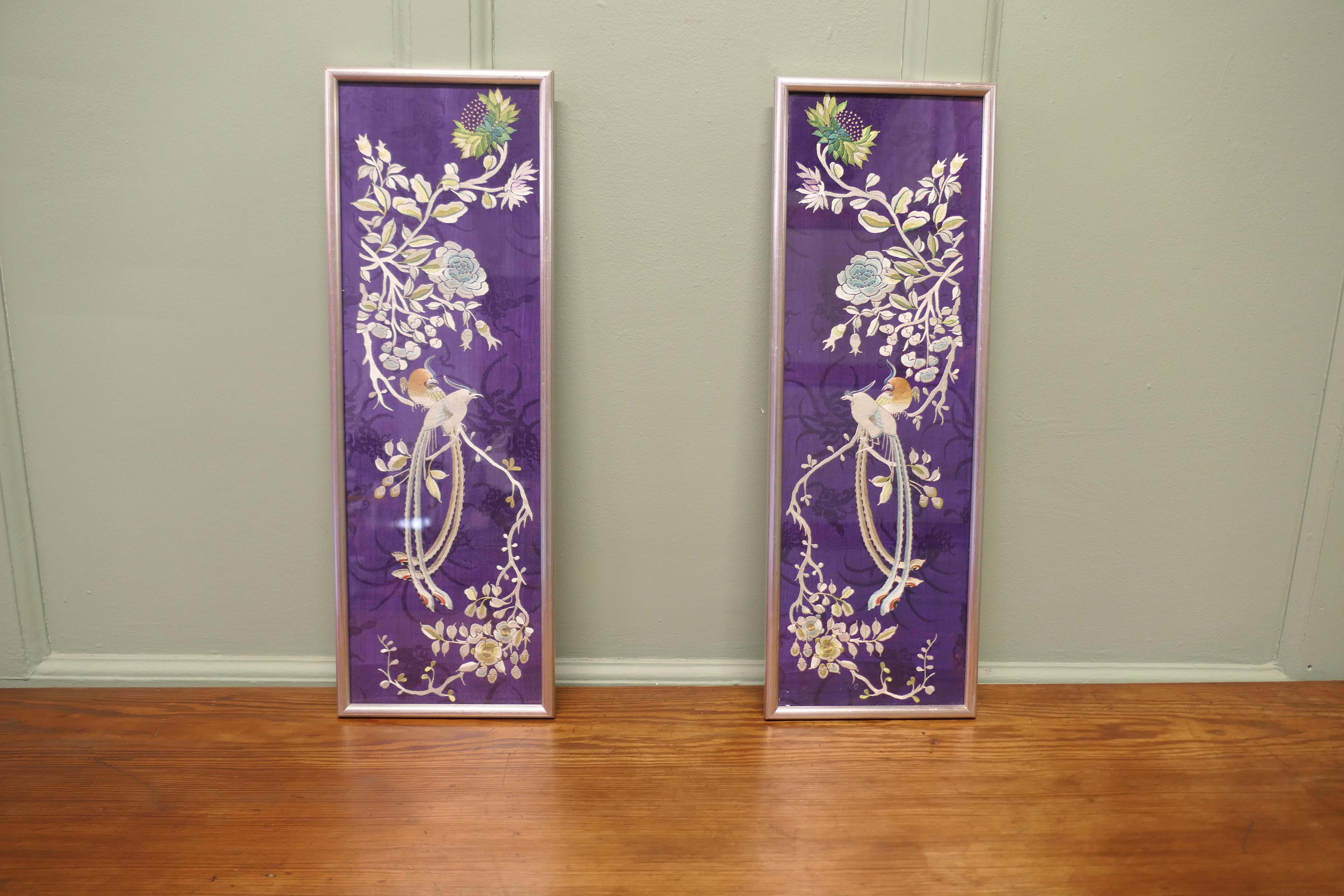 2 Silk Embroidered Panels  An attractive pair of oriental style embroideries In Good Condition For Sale In Godshill, Isle of Wight
