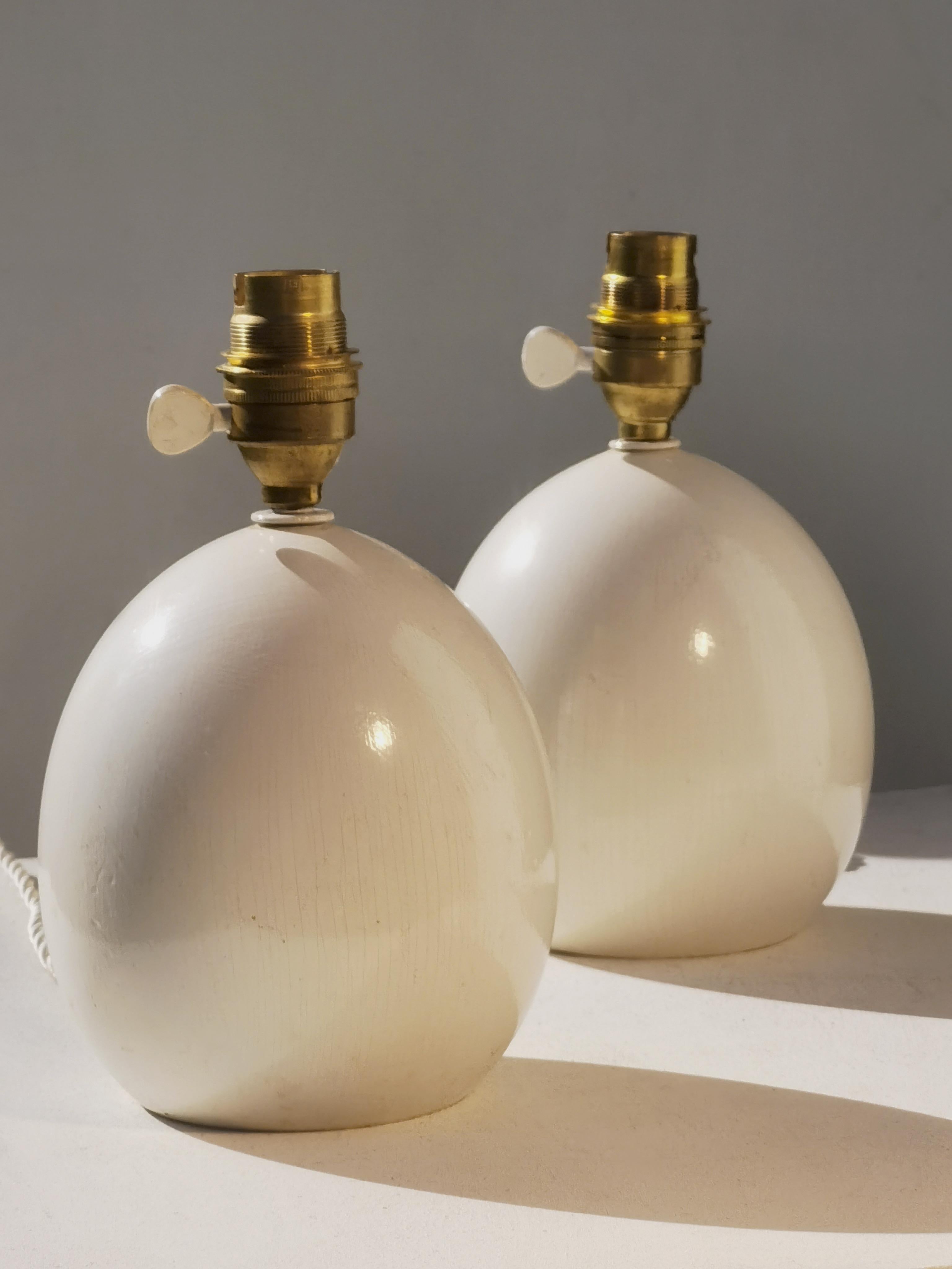 2 PEQUEÑAS LÁMPARAS DE MESA ART-DECO MODERNISTA NEOCLÁSICAS DE MADERA CRAQUEADA, Francia 1960 Neoclásico en venta
