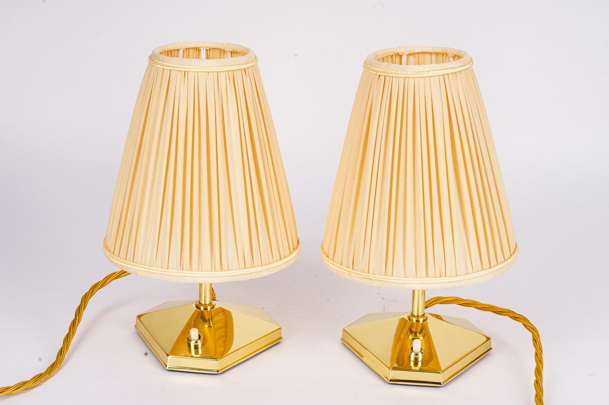 2 kleine messing tischlampen mit stoffschirmen wien um 1960er (Mitte des 20. Jahrhunderts) im Angebot