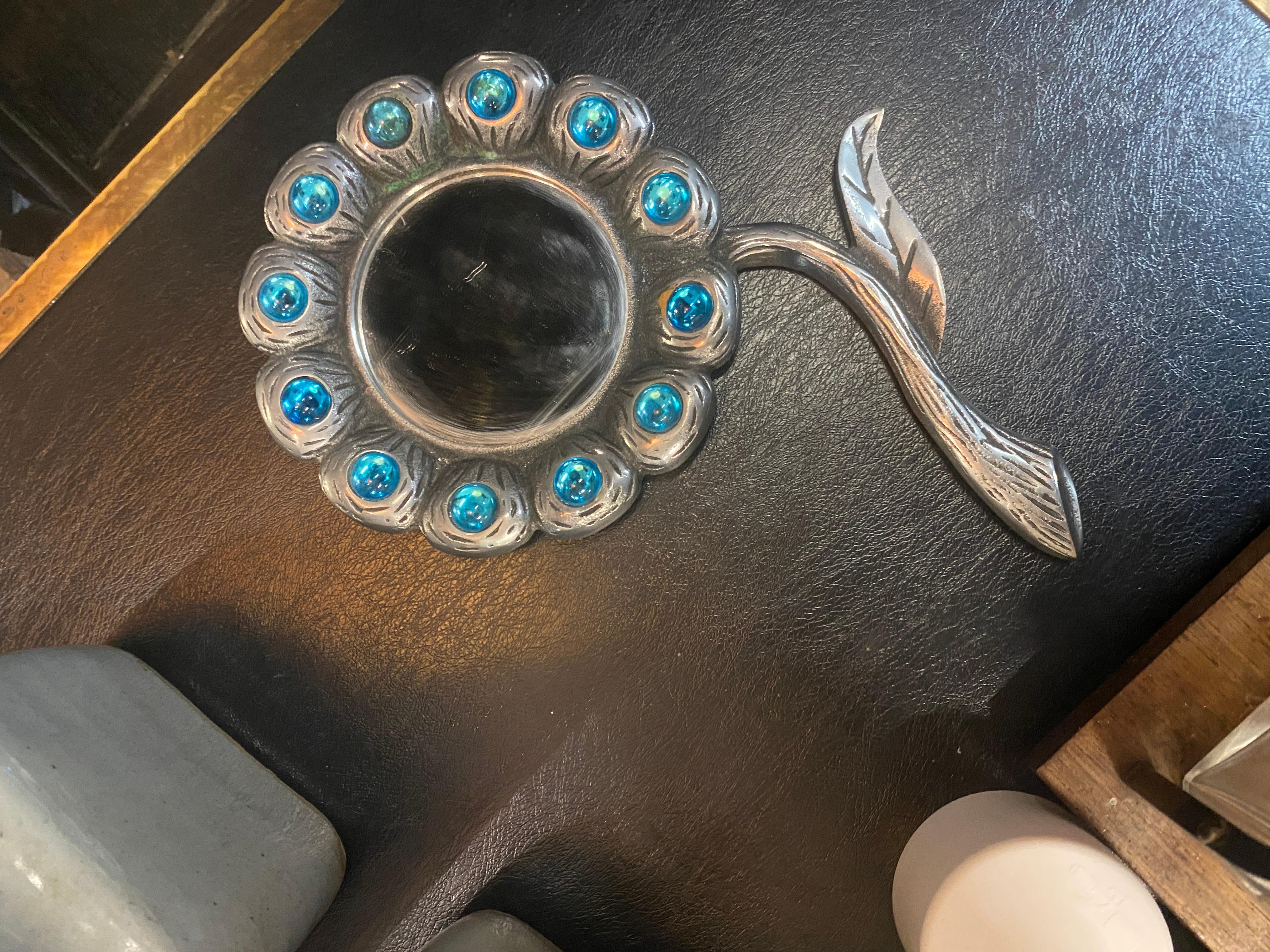 2 petits miroirs en fonte d'aluminium et pierre bleue circa 1970 en vente 6