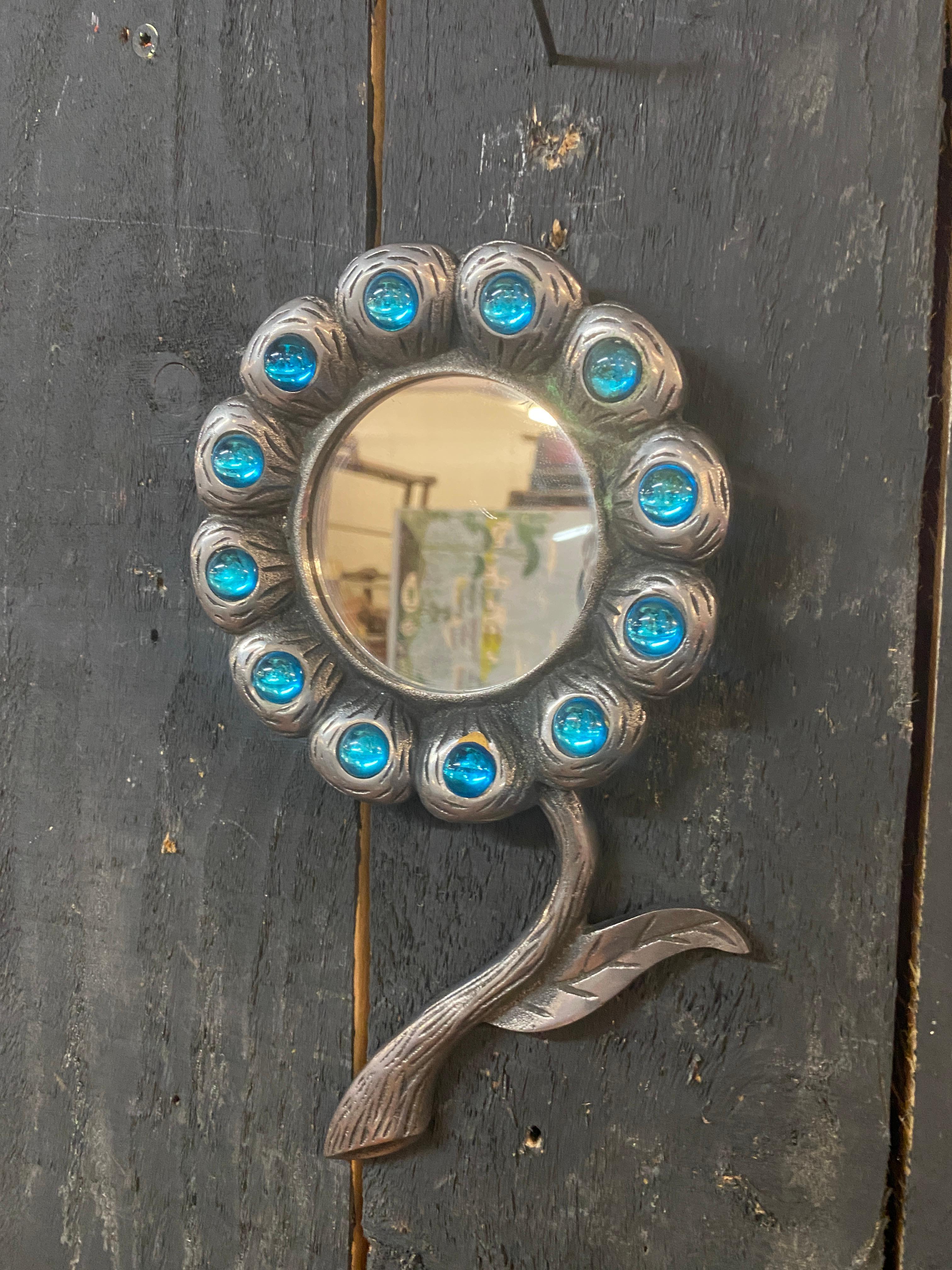 Aluminium 2 petits miroirs en fonte d'aluminium et pierre bleue circa 1970 en vente