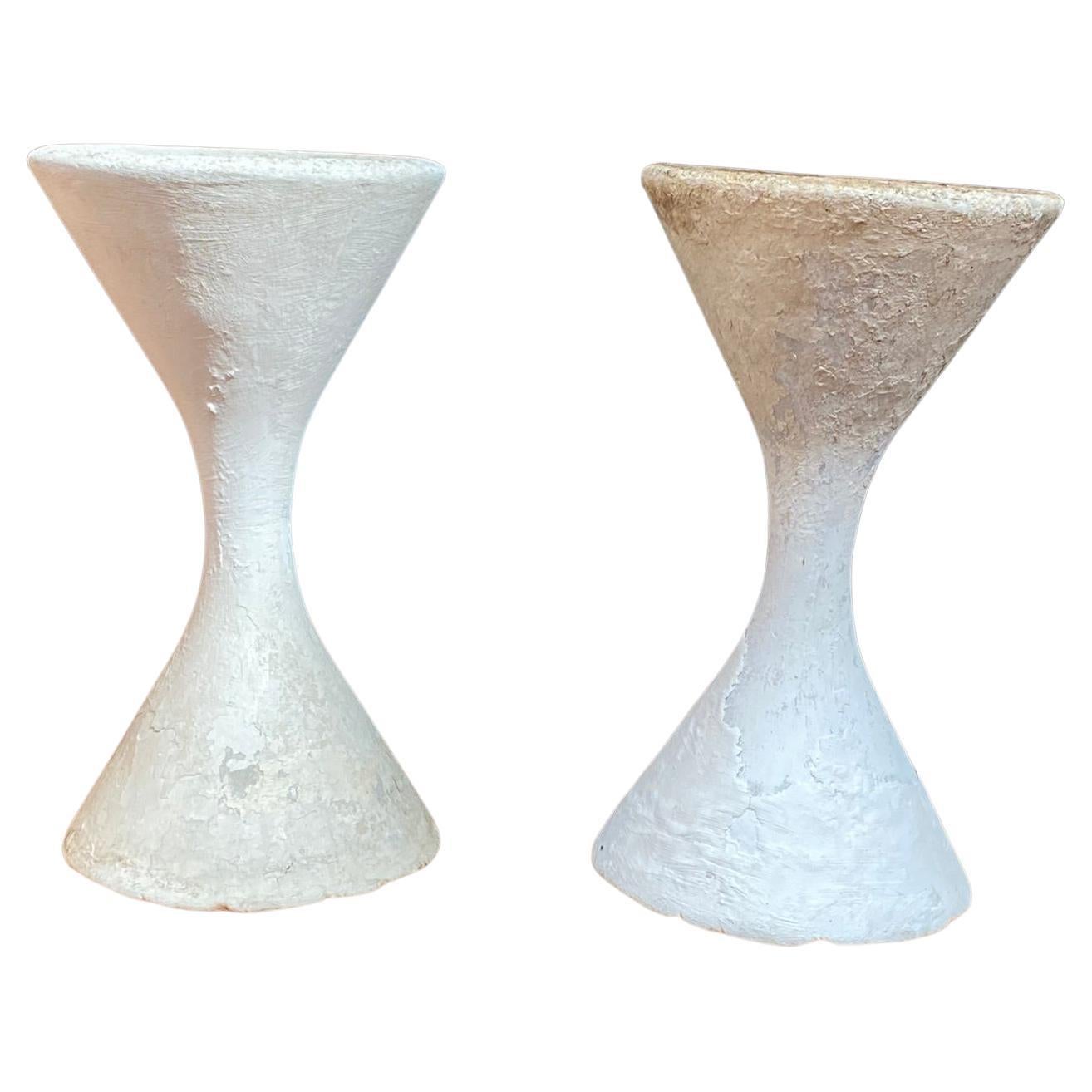 2 Small Spindle or Diabolo Planter Designed by Swiss Architect Willy Guhl
