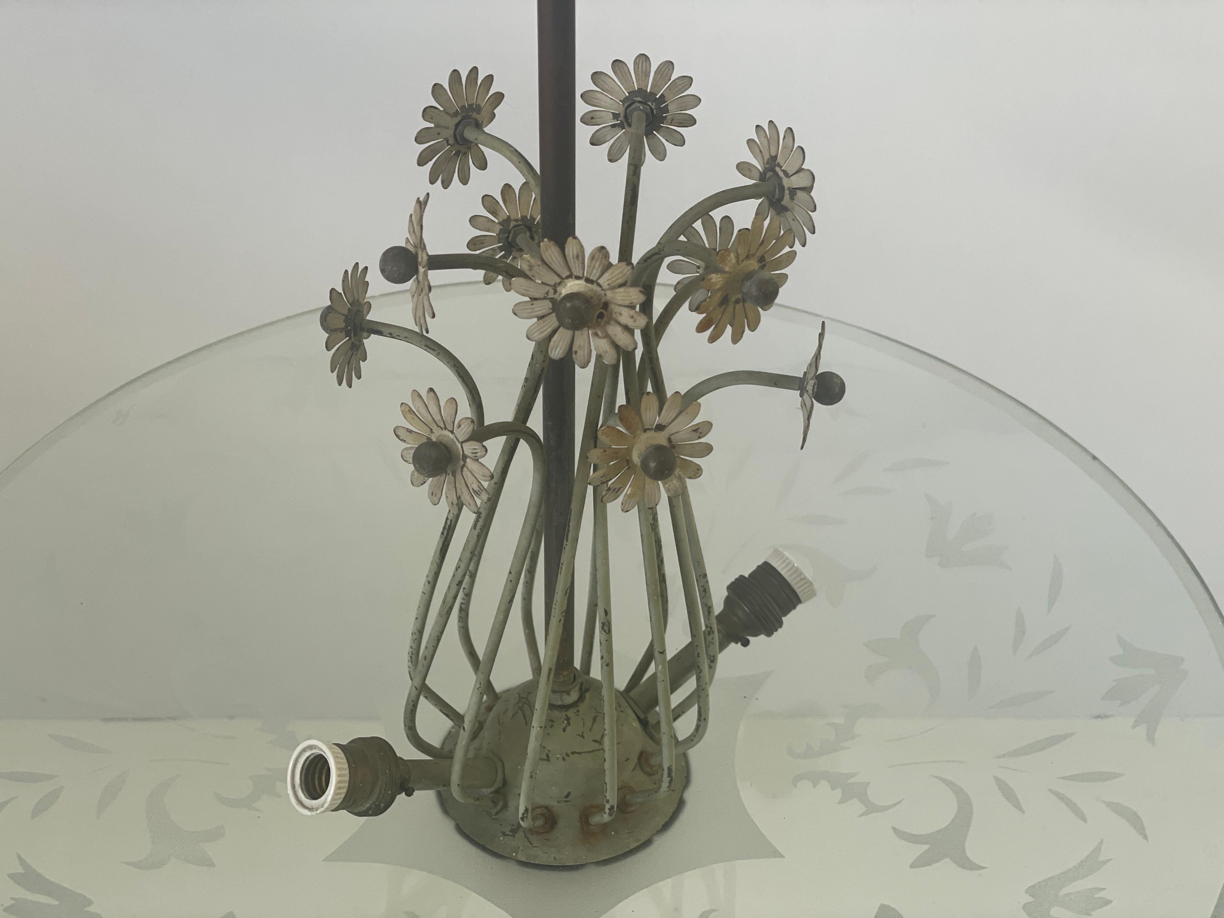 Mid-20th Century 2-socket Chandelier with Flower Ornates on the Glass Shade, 1940s, Italy For Sale