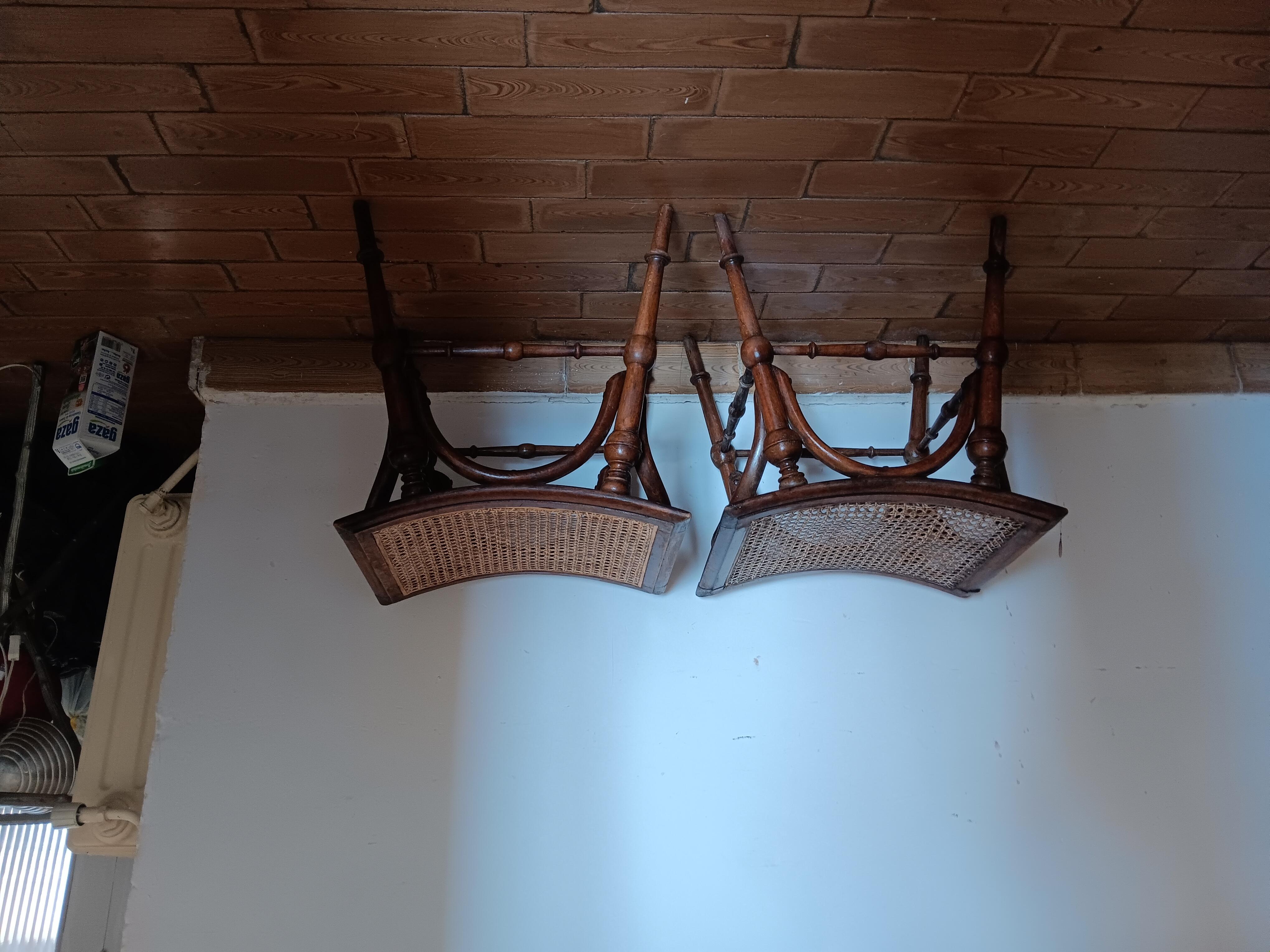 Sgabelli in vimini di rattan con gambe tornite Austria inizio XX secolo in vendita 10