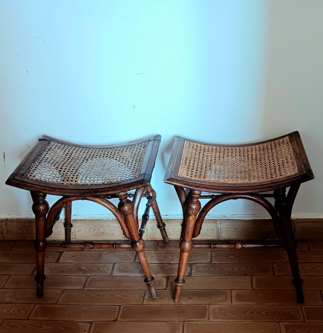 Sgabelli in vimini di rattan con gambe tornite Austria inizio XX secolo in vendita 11