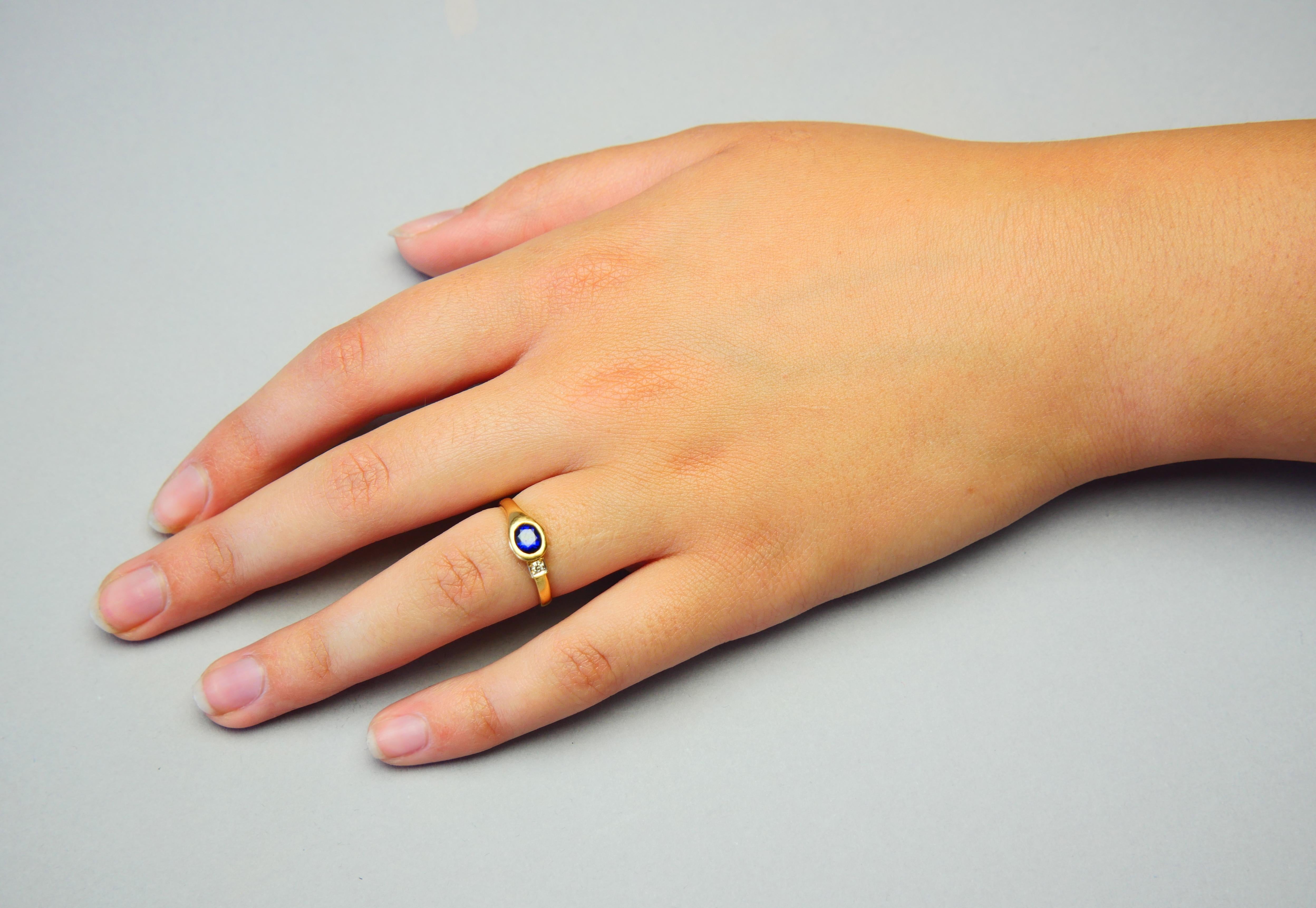Women's 2 stones Ring natural 0.6 Sapphire Diamond solid 18K Gold Platinum Ø US6 / 2.3 g For Sale