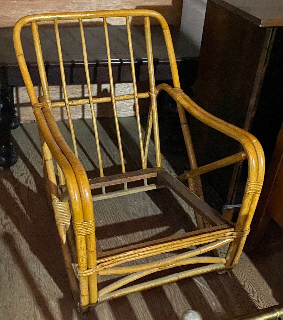 Mid-Century Modern 2-Strand Pretzel Shape Arm Rattan Lounge Chair For Sale