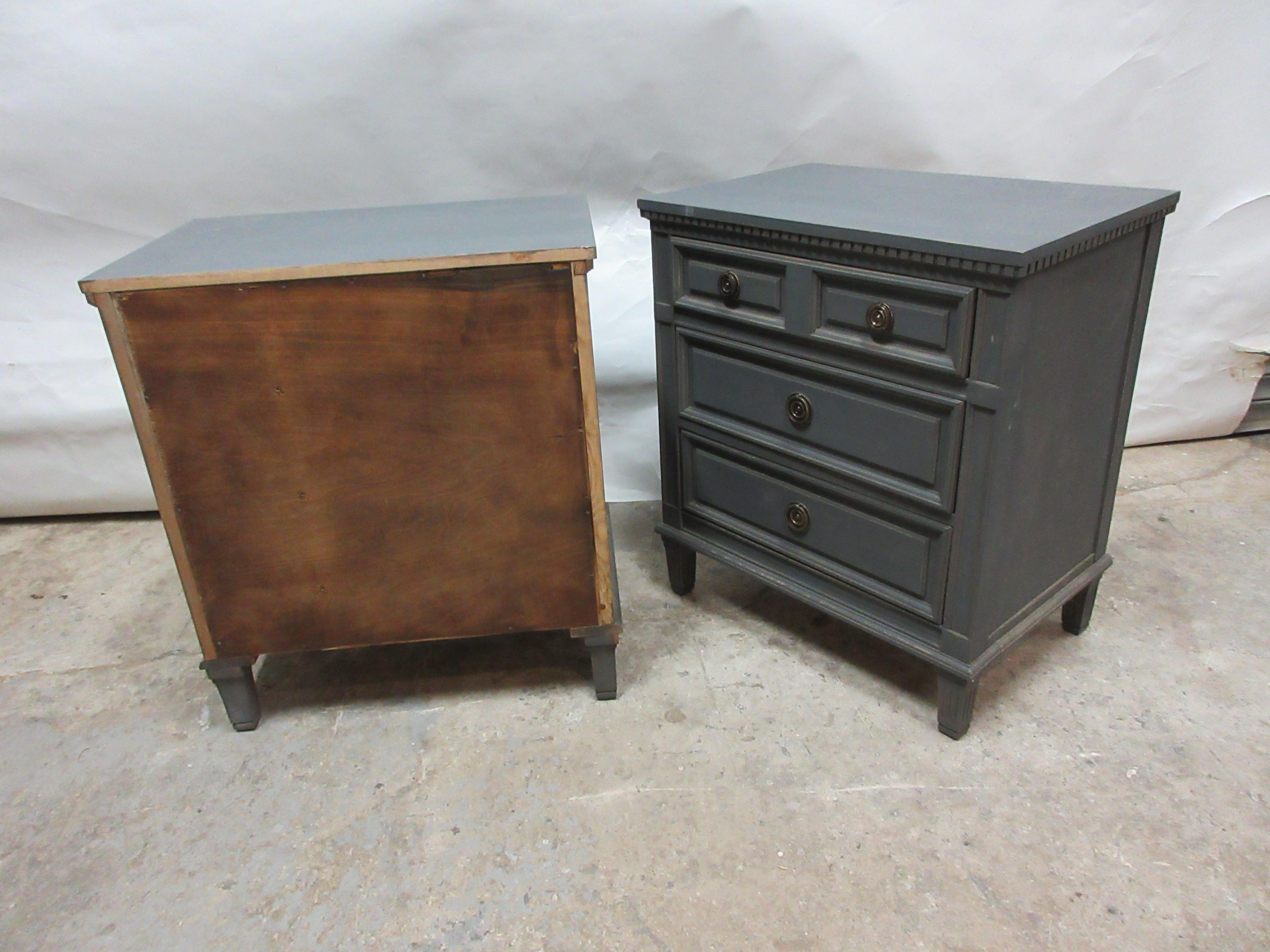 2 Swedish Gustavian Chest of Drawers In Good Condition In Hollywood, FL