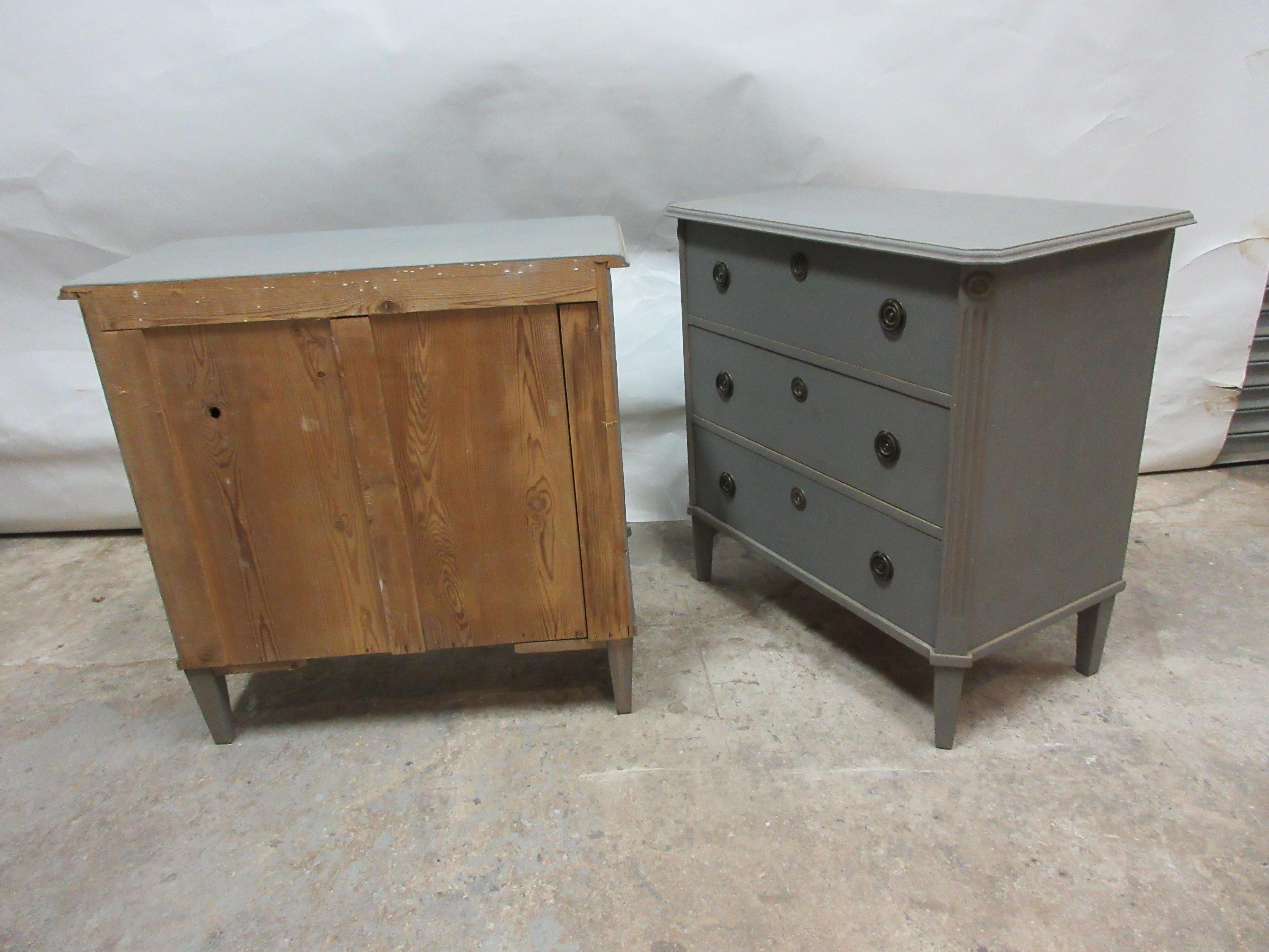 2 Swedish Gustavian Chest of Drawers In Good Condition In Hollywood, FL