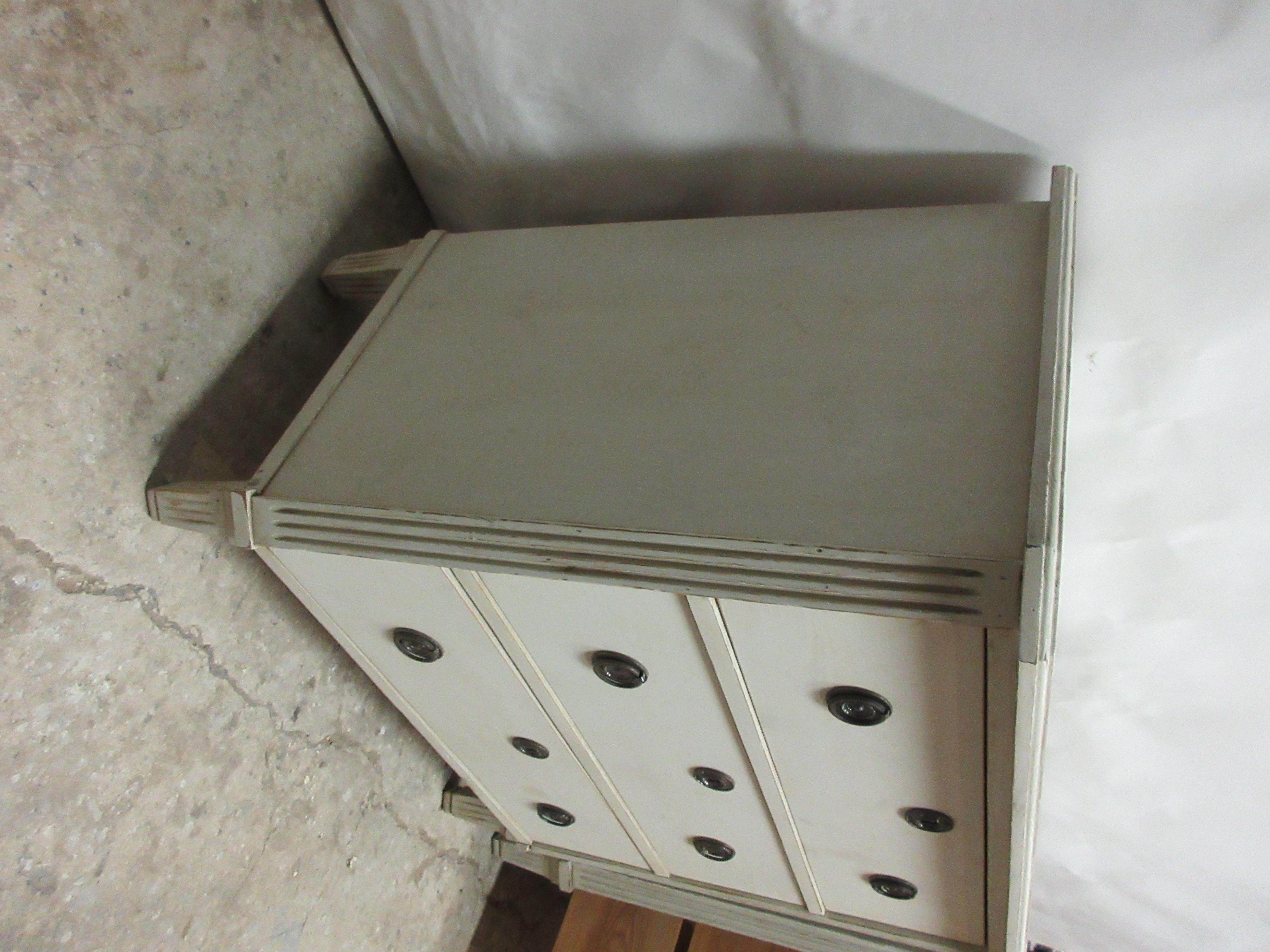 2 Swedish Gustavian Style 3 Drawer Chests In Good Condition In Hollywood, FL