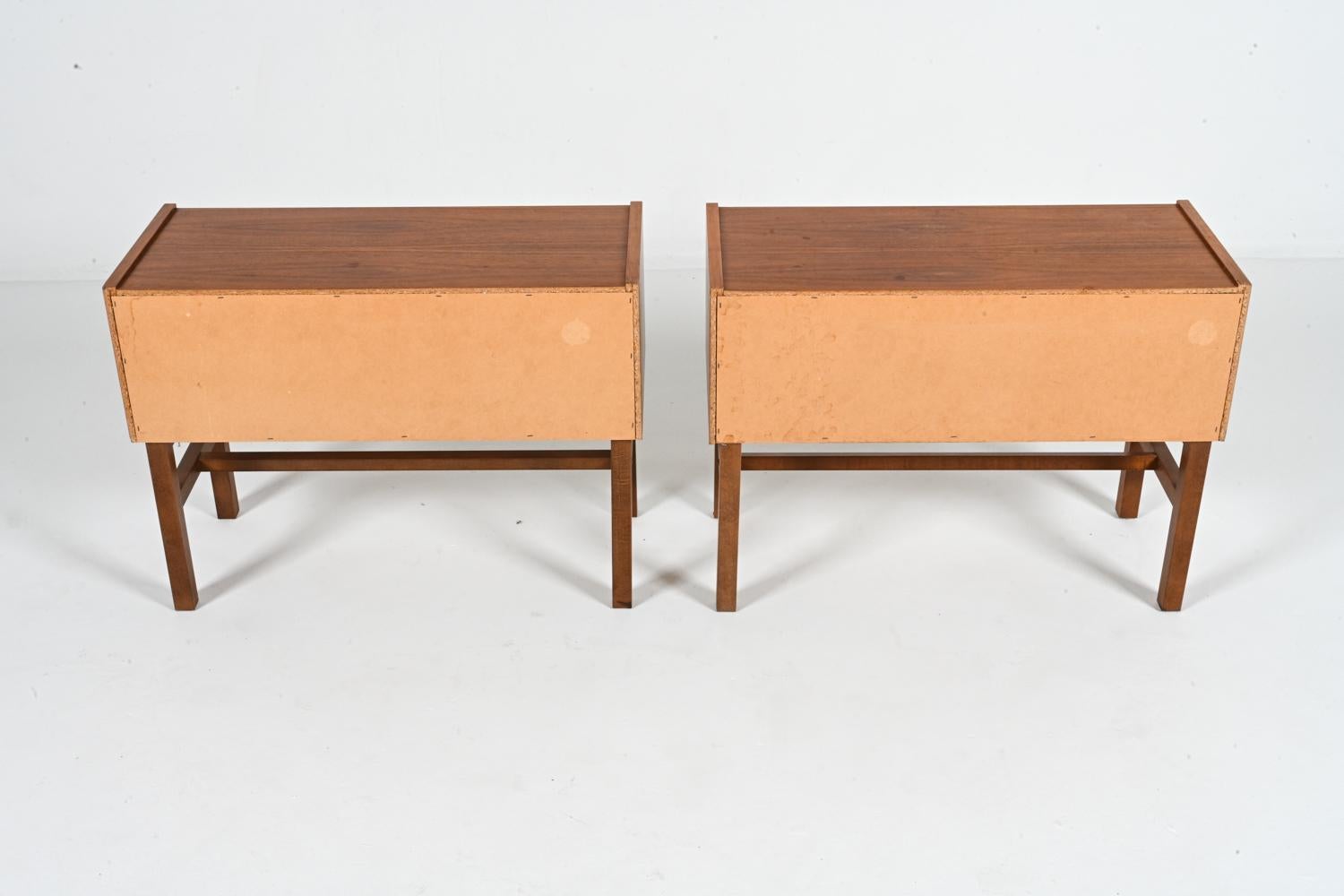 Schwedische Teakholz-Nachttische mit Messinggriffen (2), ca. 1960er Jahre im Angebot 10