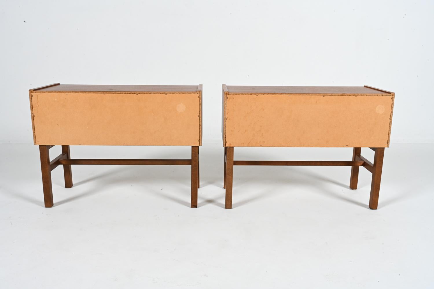 Schwedische Teakholz-Nachttische mit Messinggriffen (2), ca. 1960er Jahre im Angebot 11