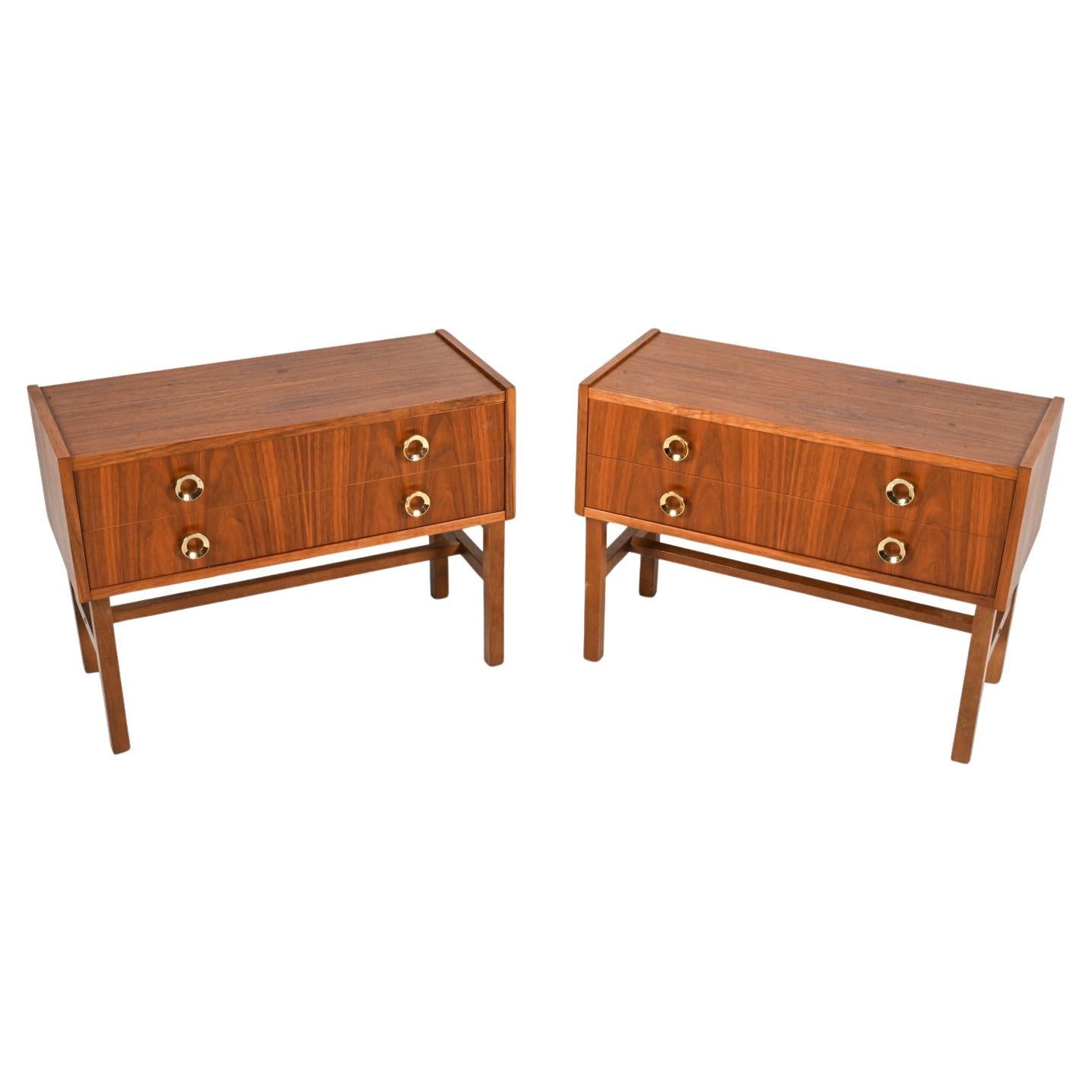 Schwedische Teakholz-Nachttische mit Messinggriffen (2), ca. 1960er Jahre im Angebot